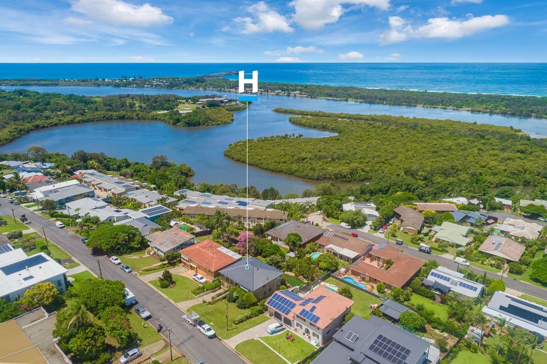24 Walter Crescent, BANORA POINT, NSW 2486, Banora Point - Image 1