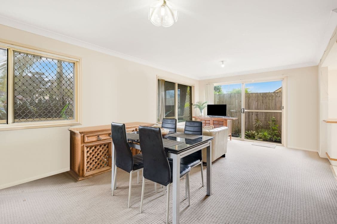 1/40 Coolangatta Road, COOLANGATTA, QLD 4225, Coolangatta - Thumbnail 3