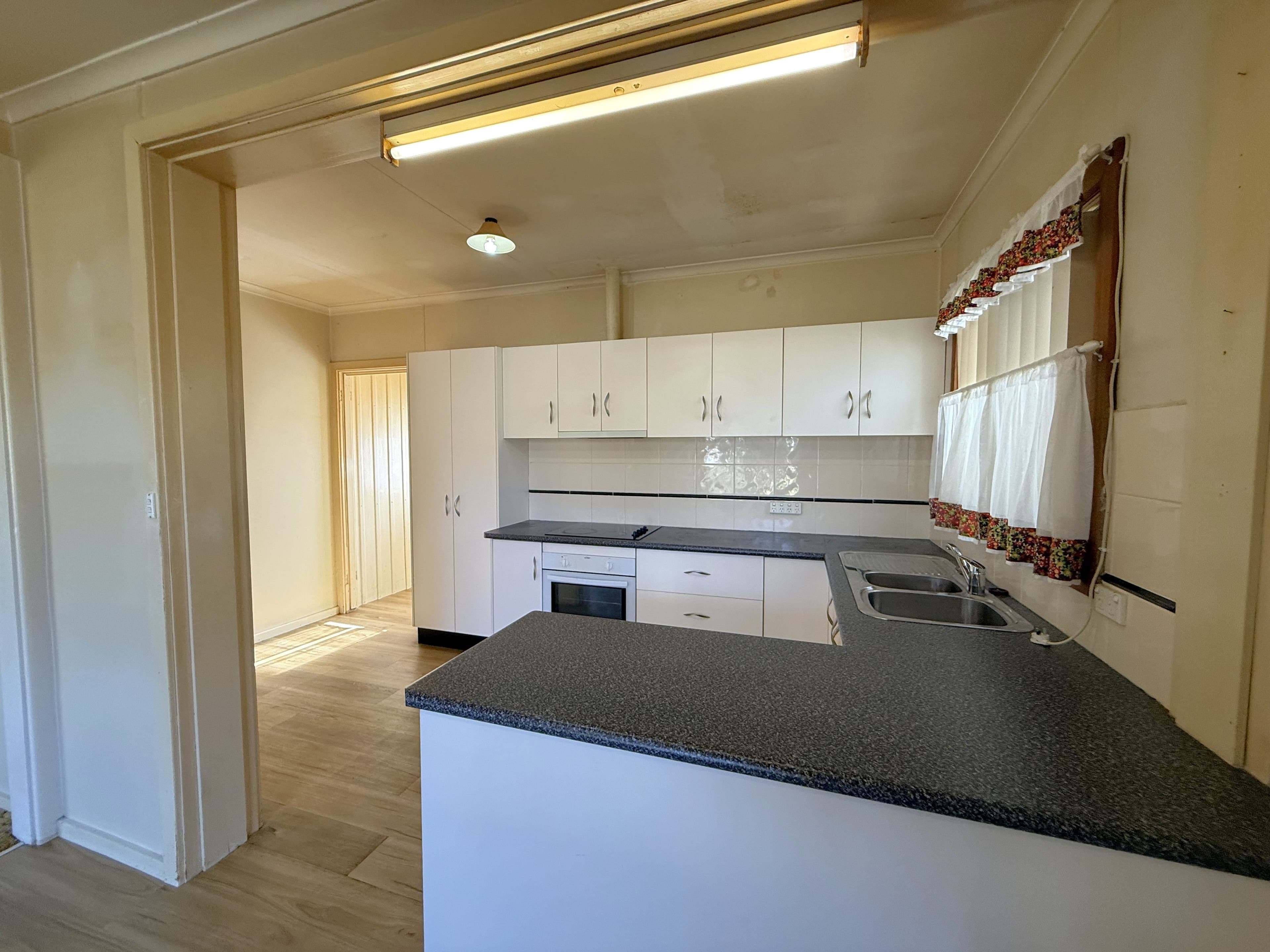 17 Toompang Street , Young NSW 2594, Young - Thumbnail 2
