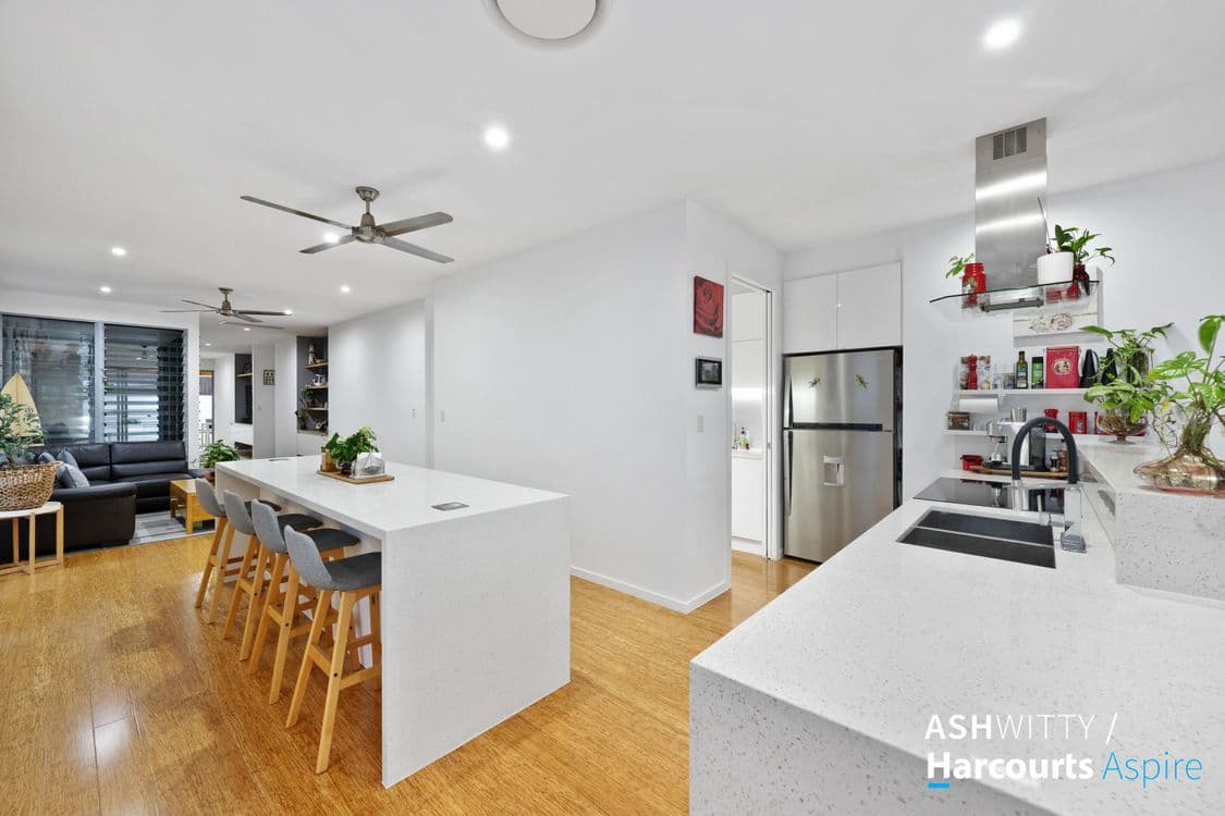 51 Mclean Street, COOLANGATTA, QLD 4225, Coolangatta - Thumbnail 6