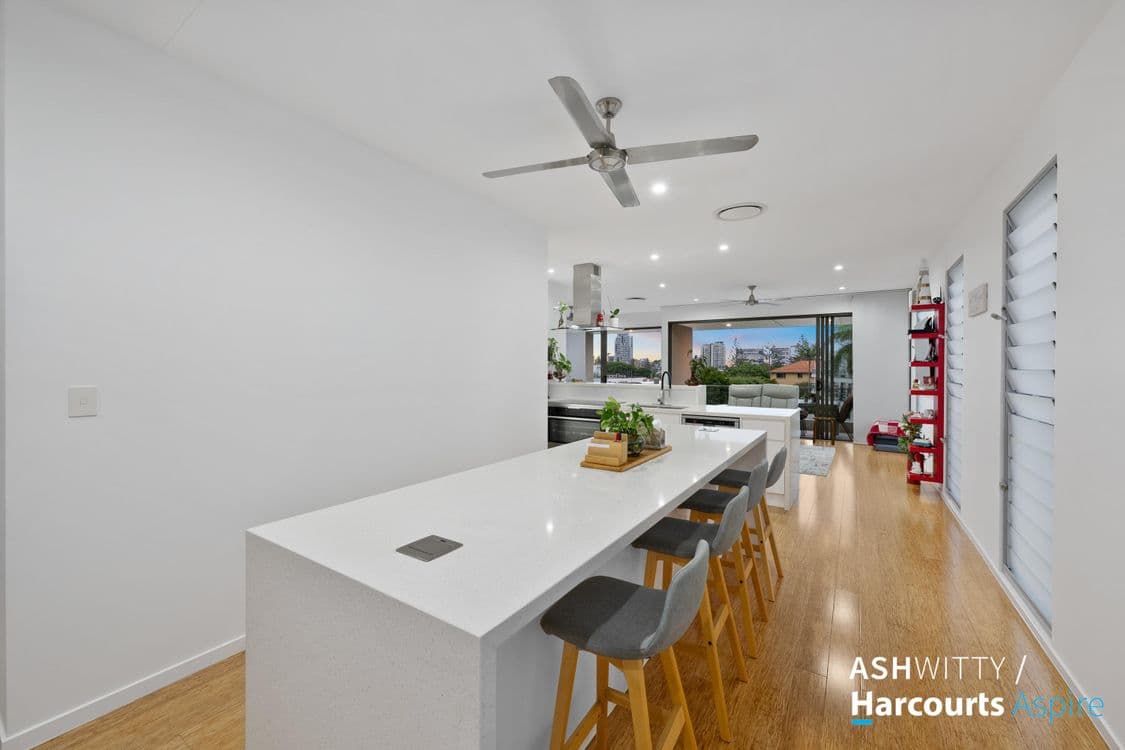 51 Mclean Street, COOLANGATTA, QLD 4225, Coolangatta - Thumbnail 7