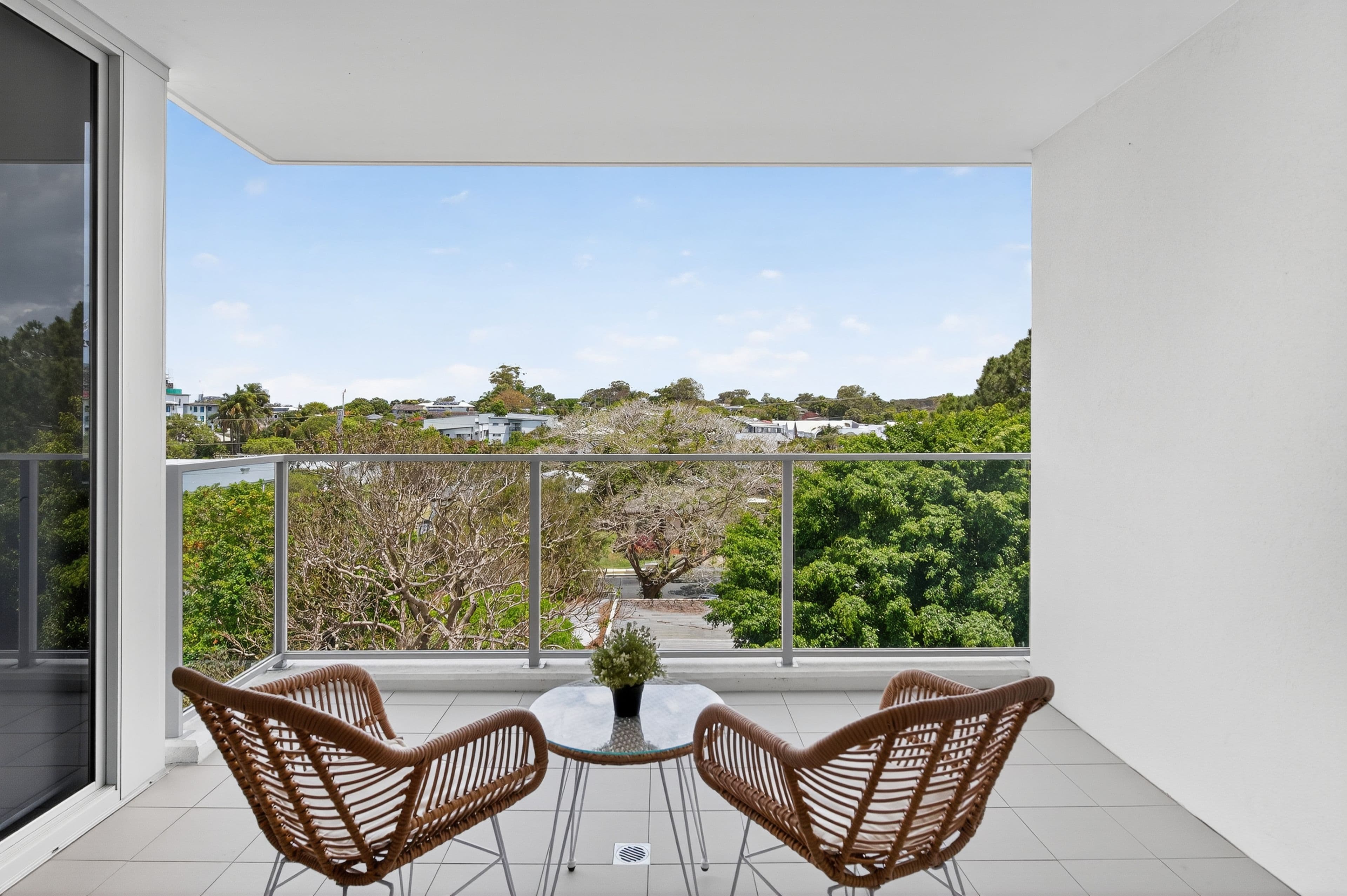 26 Spendelove Avenue , Southport QLD 4215, Southport - Thumbnail 2
