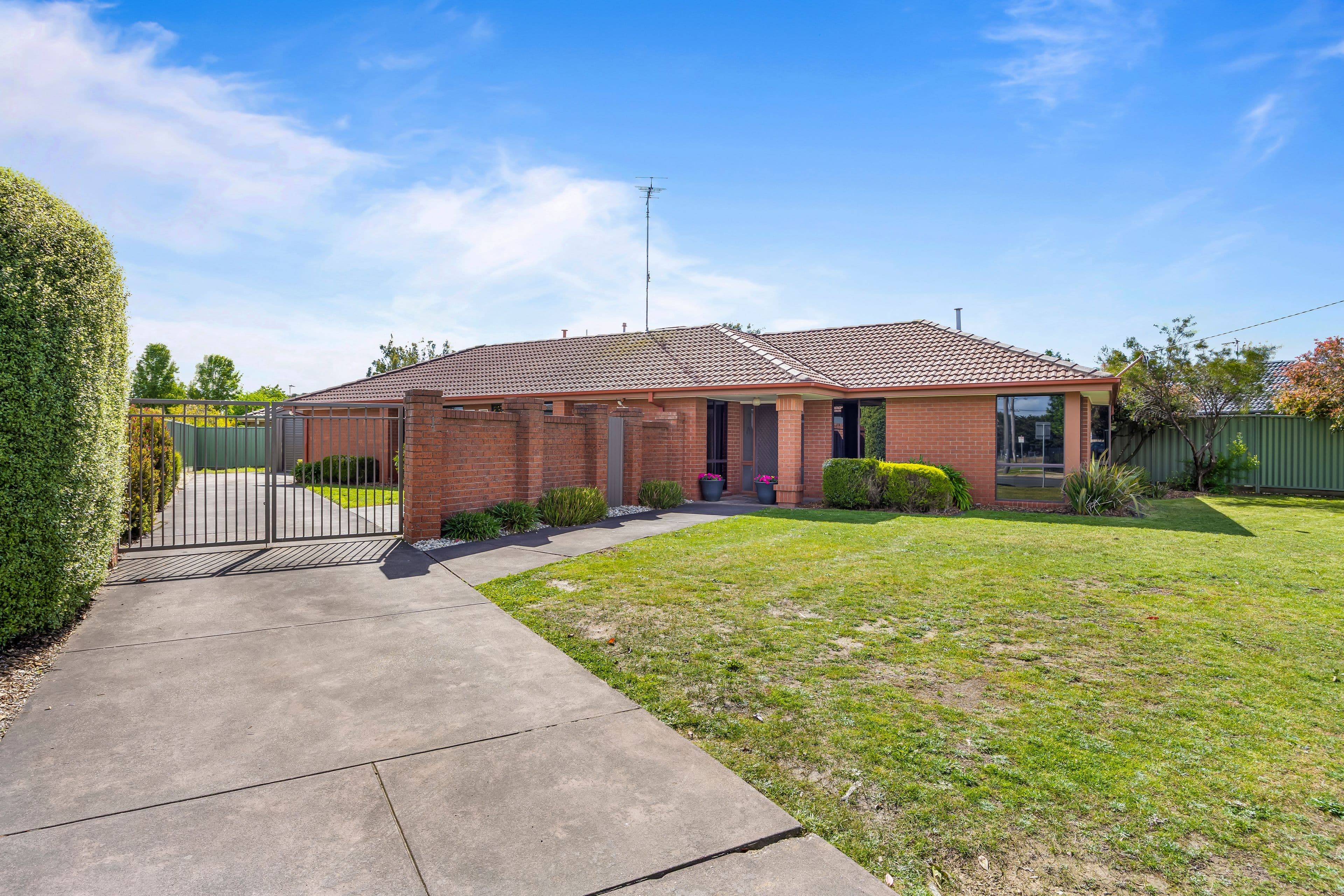 1 Elaine Avenue , Alfredton VIC 3350, Alfredton - Thumbnail 2