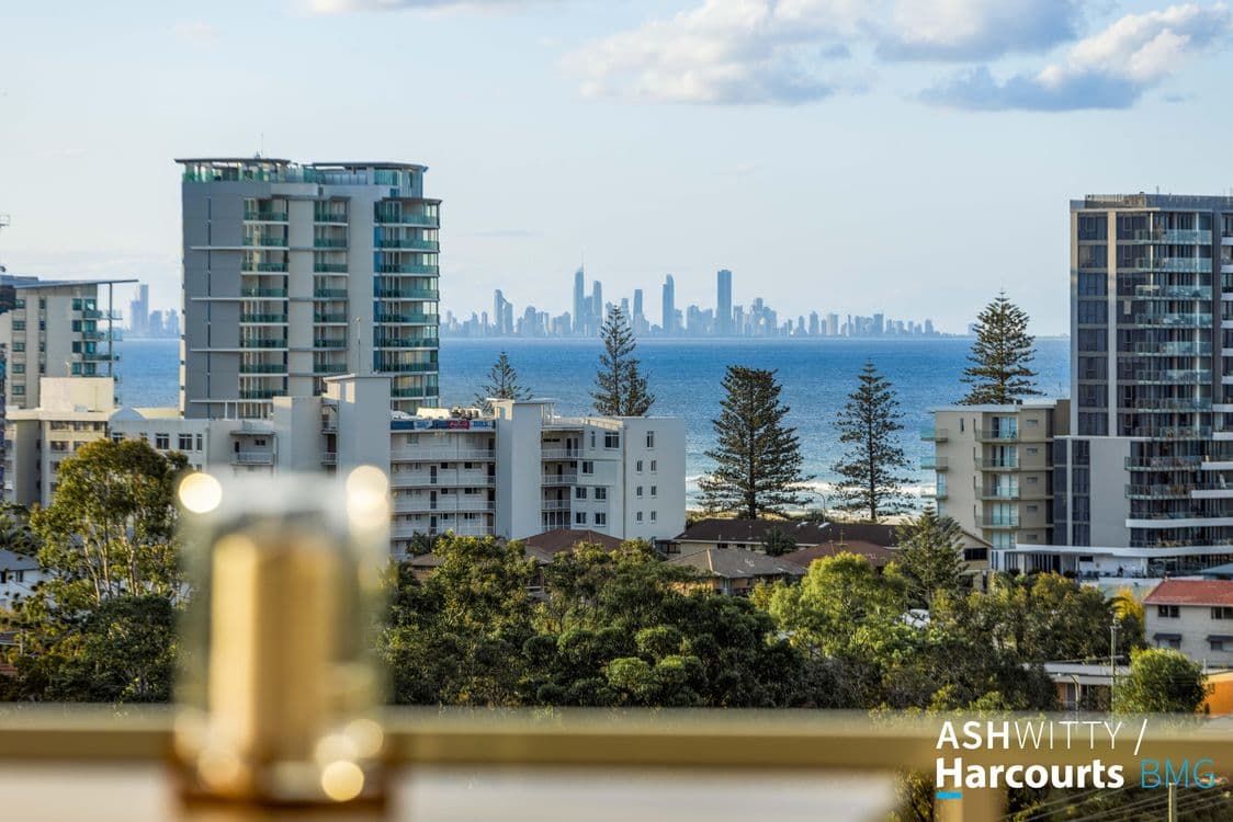 57 Rutledge Street, COOLANGATTA, QLD 4225, Coolangatta - Thumbnail 2
