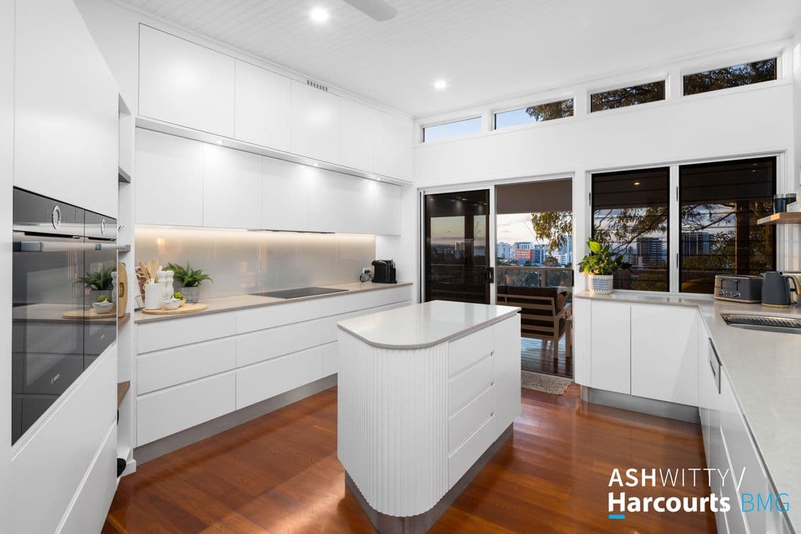 57 Rutledge Street, COOLANGATTA, QLD 4225, Coolangatta - Thumbnail 4