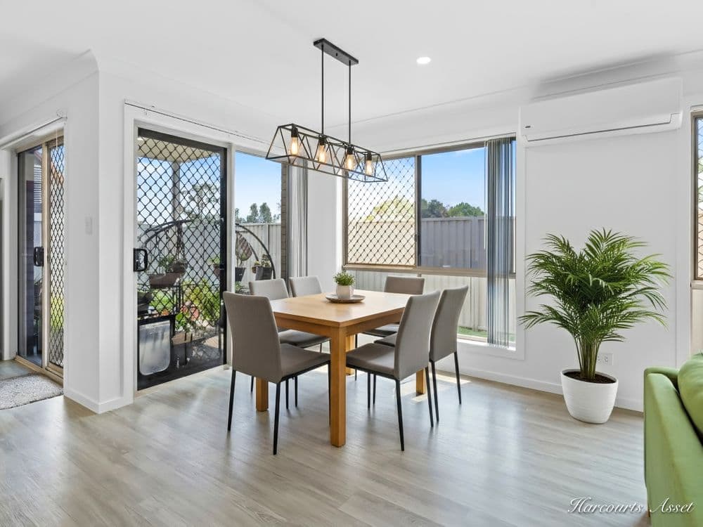11 Irvine Place, HILLCREST, QLD 4118, Hillcrest - Thumbnail 4