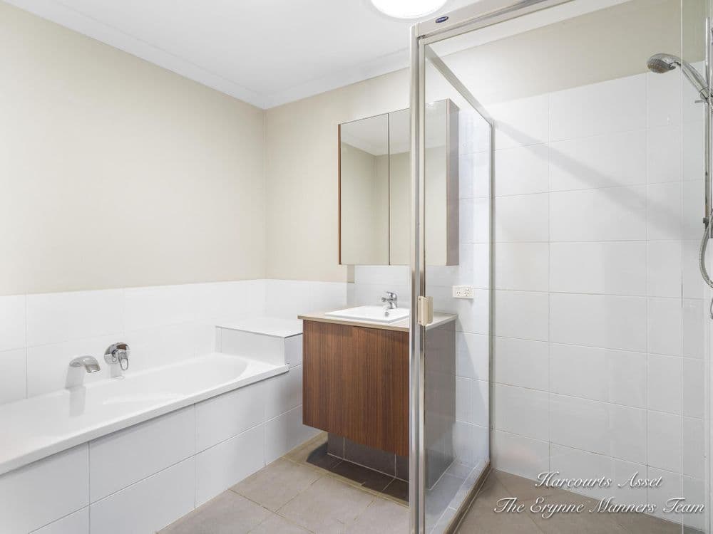 9 Turner Crescent, ORMEAU HILLS, QLD 4208, Ormeau Hills - Thumbnail 4