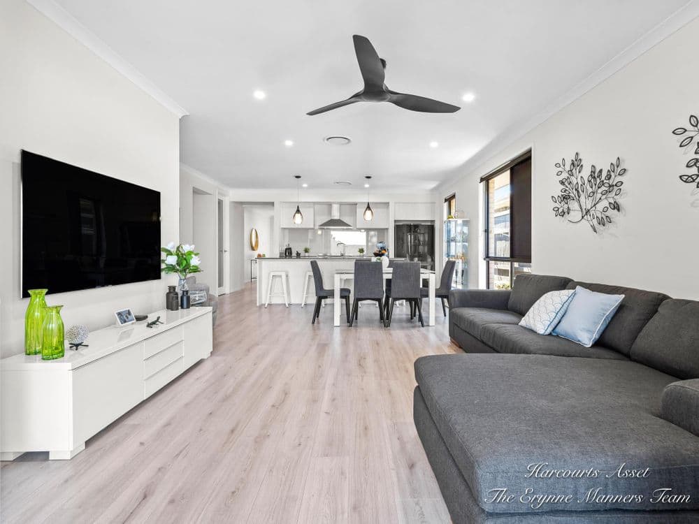 29 Guroman Drive, GREENBANK, QLD 4124, Greenbank - Thumbnail 5