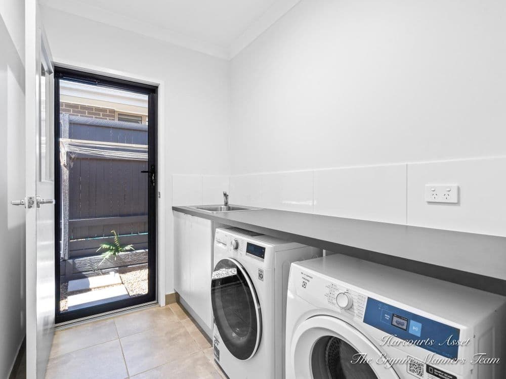 29 Guroman Drive, GREENBANK, QLD 4124, Greenbank - Thumbnail 6