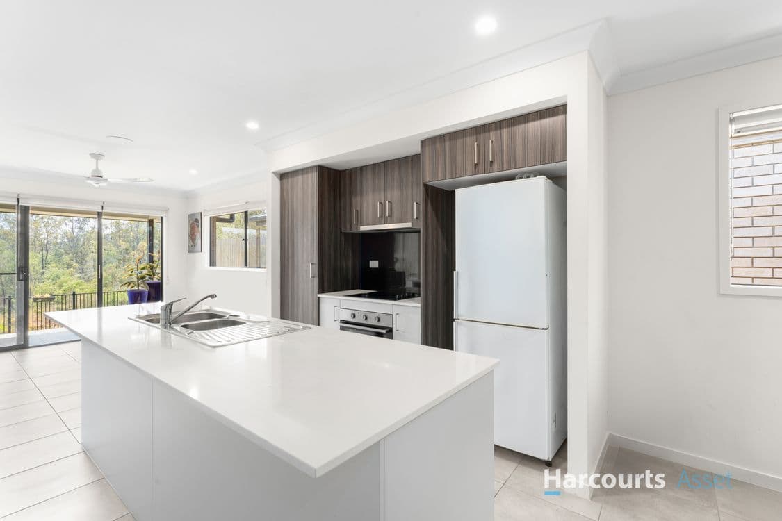 15 Wilson Circuit, FLAGSTONE, QLD 4280, Flagstone - Thumbnail 3