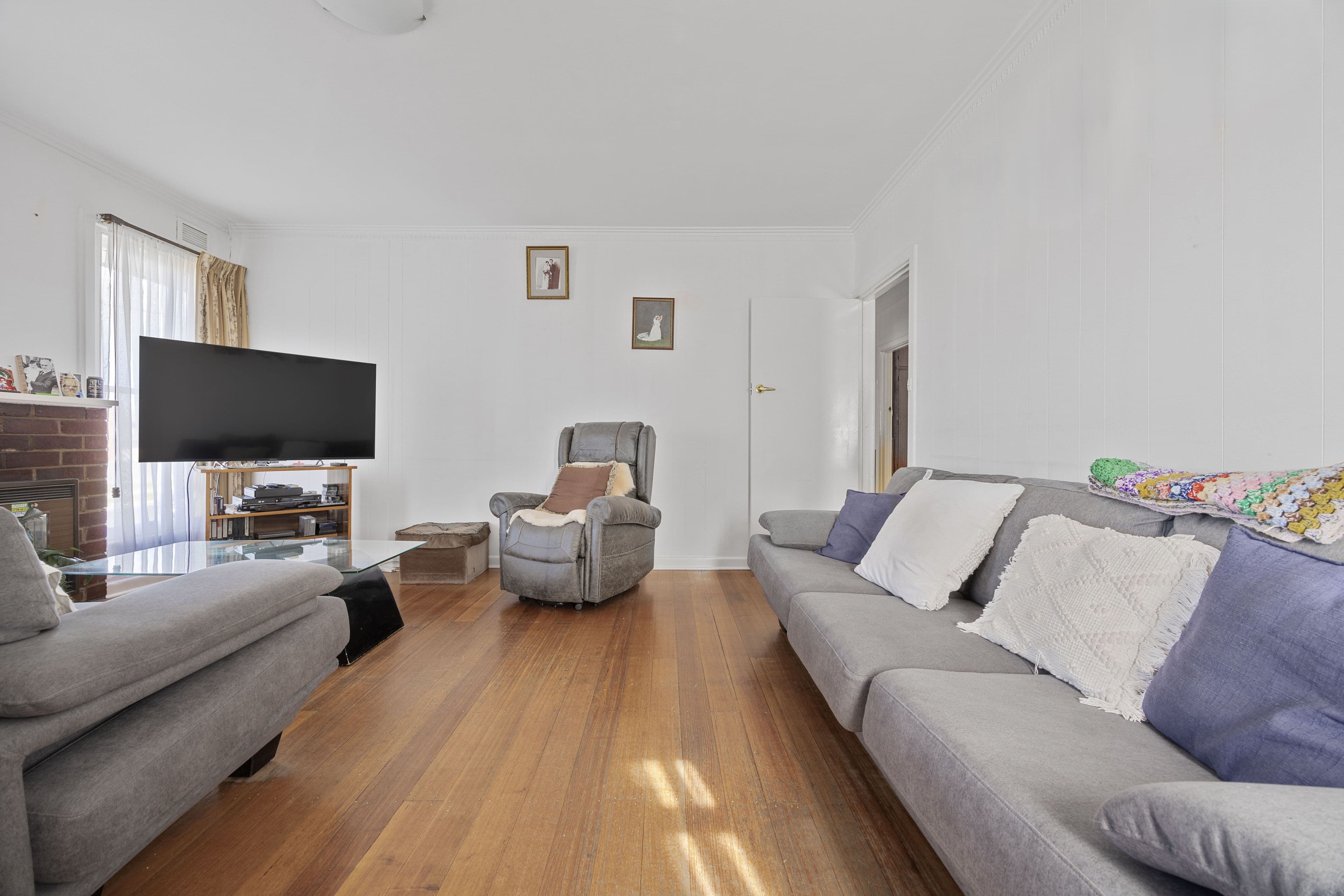 23 Loddon Avenue , Reservoir VIC 3073, Reservoir - Thumbnail 3