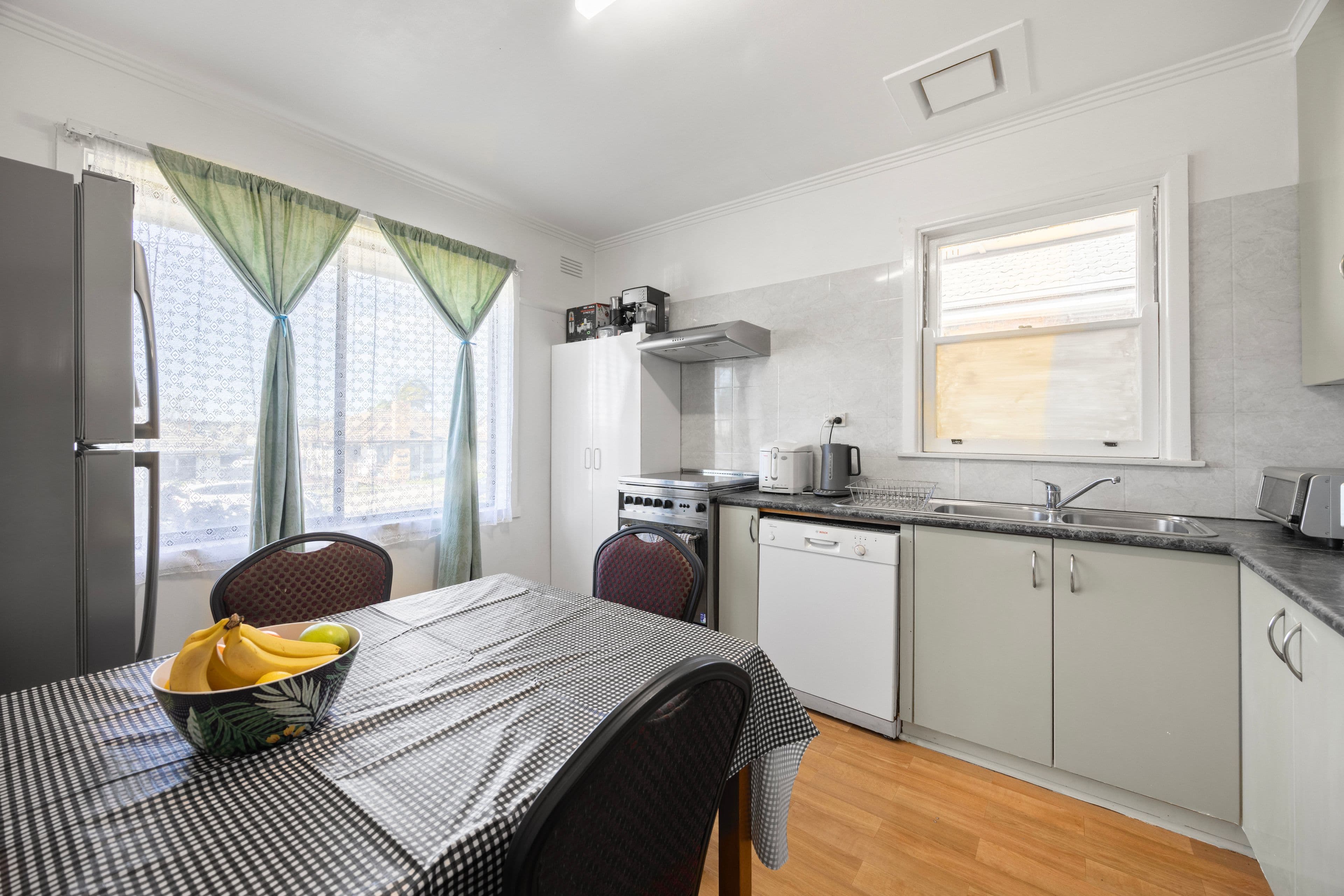 23 Loddon Avenue , Reservoir VIC 3073, Reservoir - Thumbnail 4