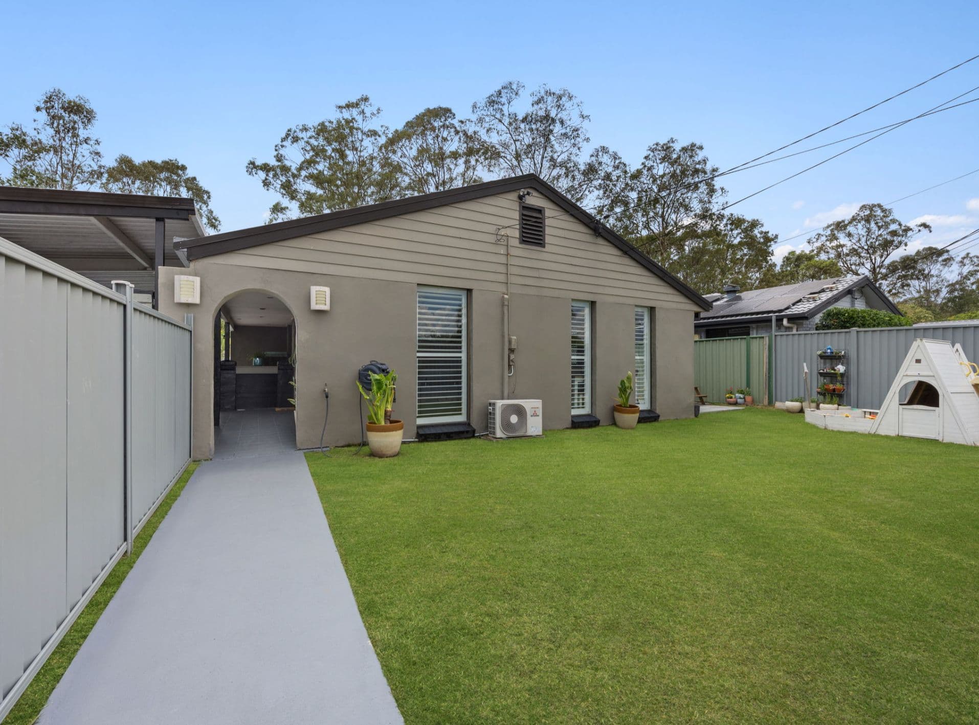 11 Holder Street , Loganholme QLD 4129, Loganholme - Thumbnail 2