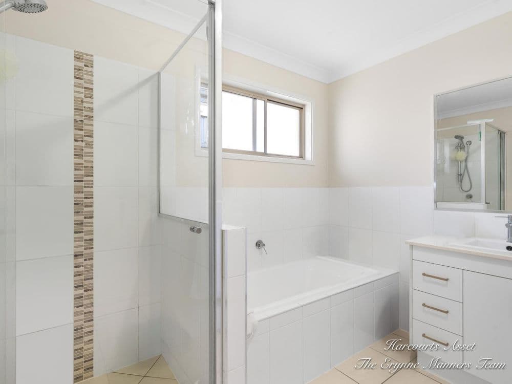 33 Paddy Circuit, ORMEAU, QLD 4208, Ormeau - Thumbnail 7
