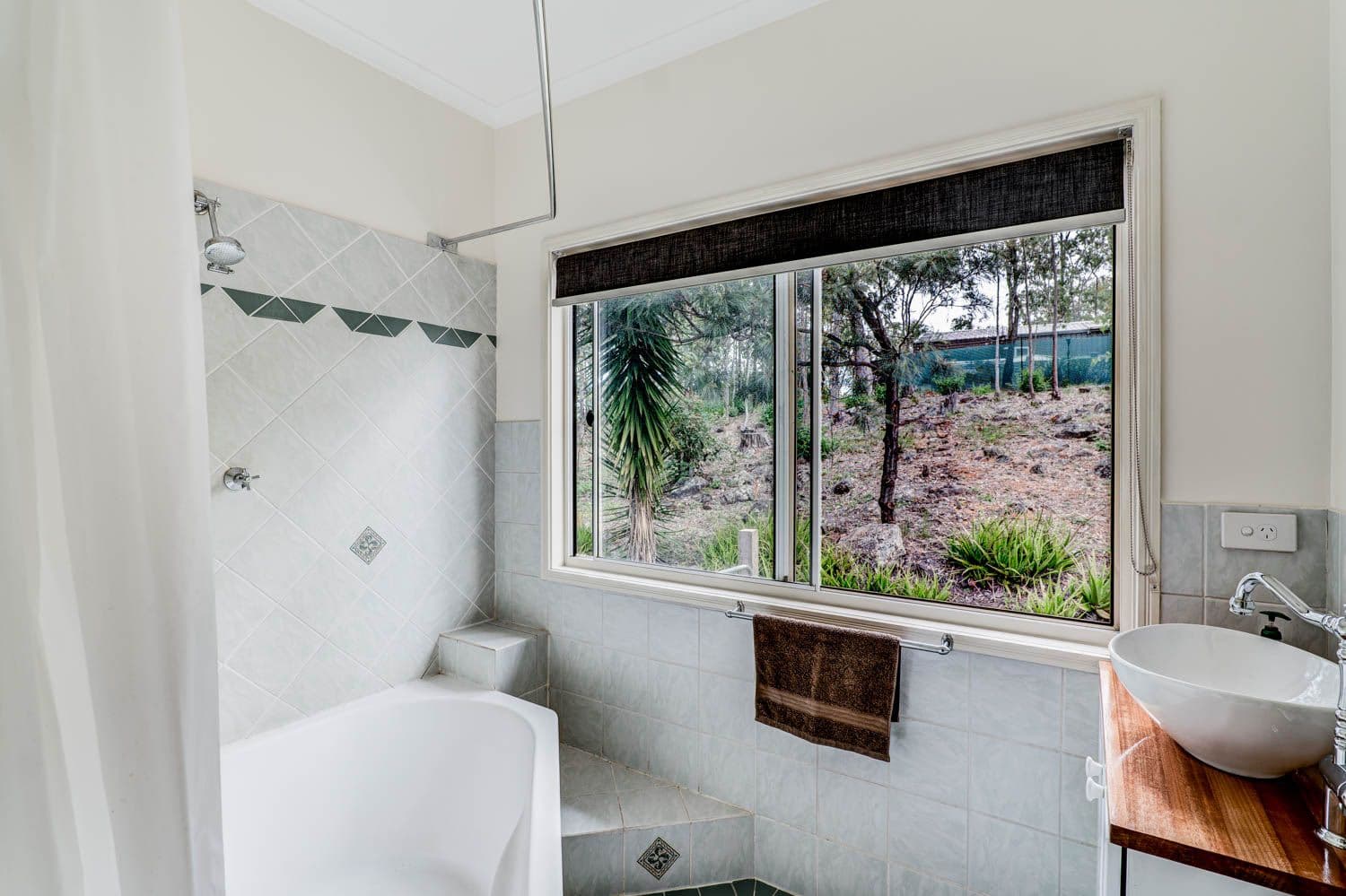 183 Pine Crescent , Esk QLD 4312, Esk - Thumbnail 7