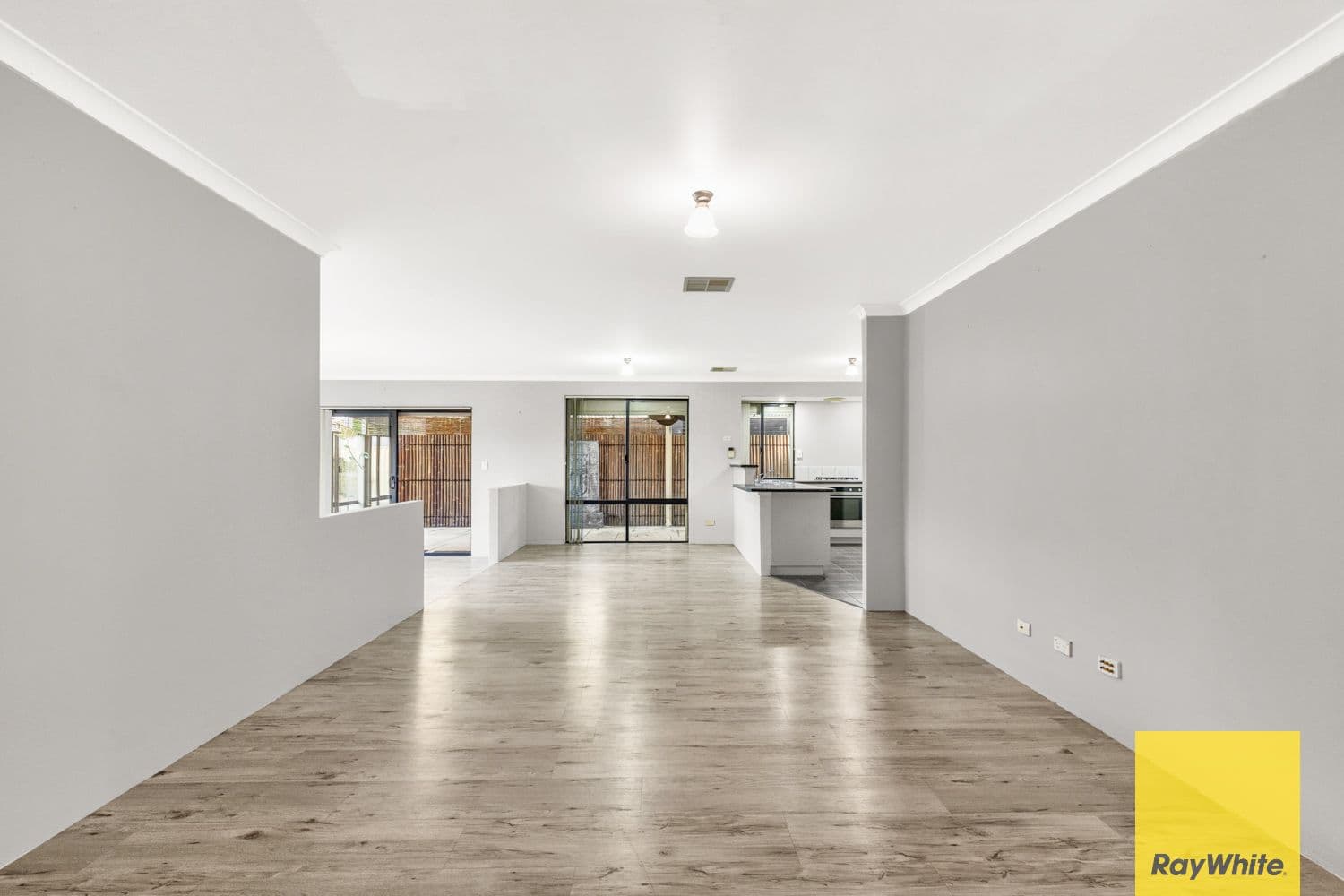 9 Sevilla Terrace, Port Kennedy - Thumbnail 6