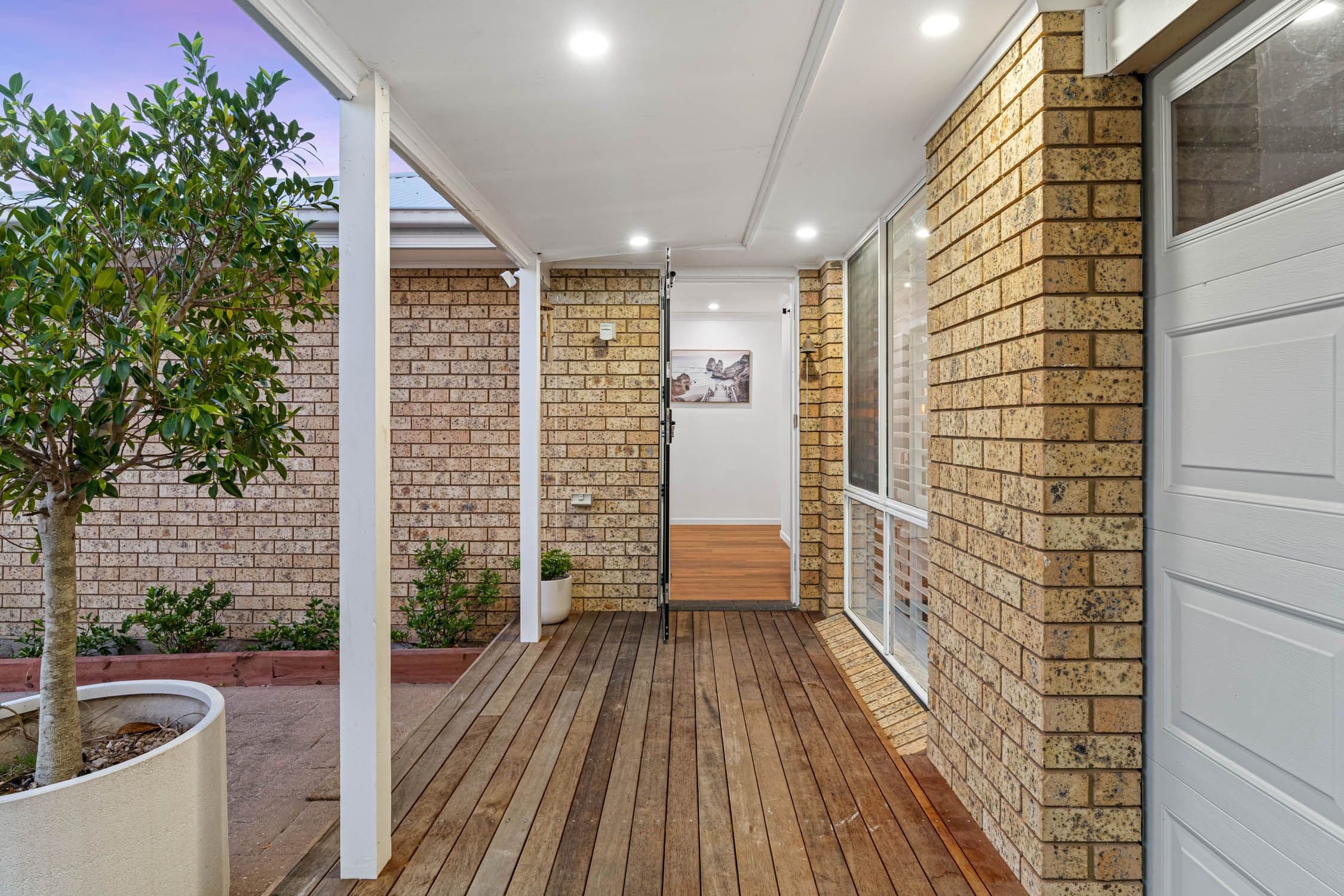 6 Aston Wilde Avenue, Chittaway Bay - Thumbnail 2