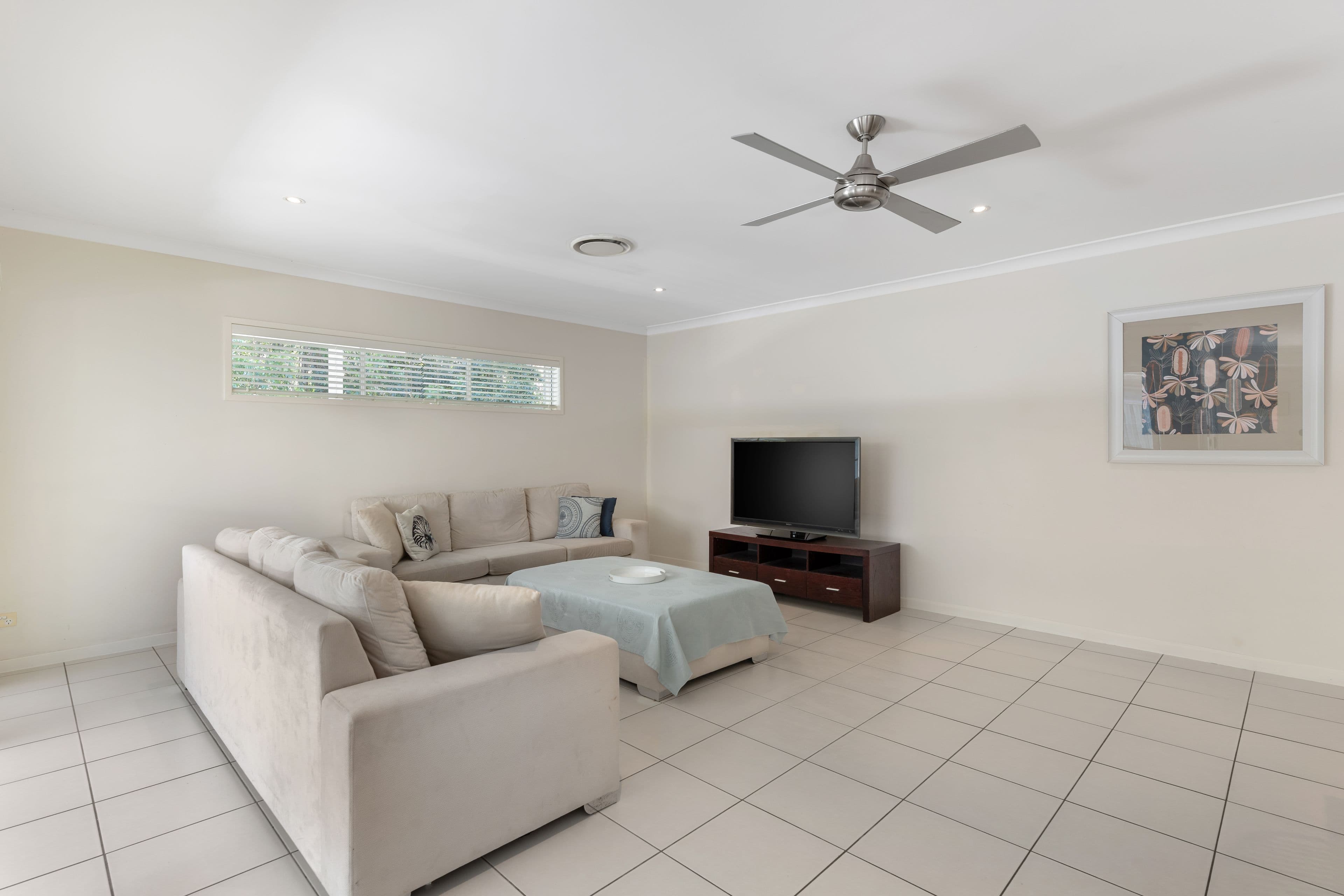 6 Lowe Court , Maudsland QLD 4210, Maudsland - Thumbnail 2
