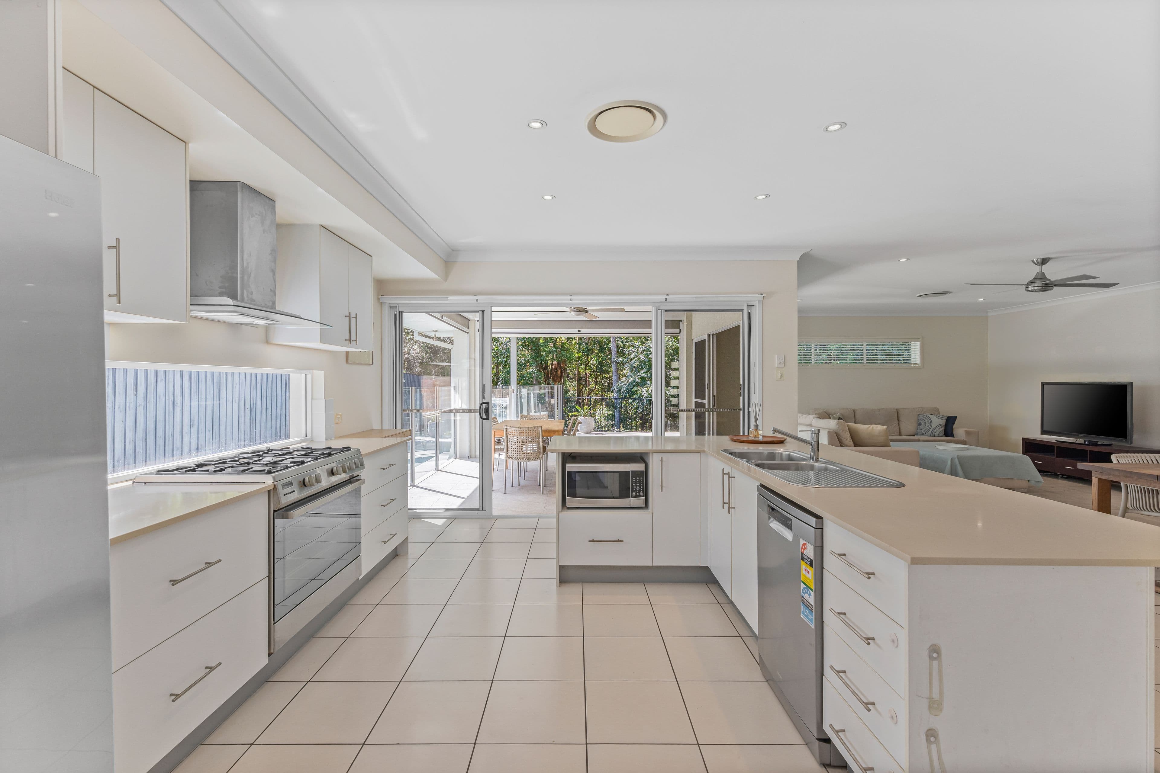 6 Lowe Court , Maudsland QLD 4210, Maudsland - Thumbnail 4
