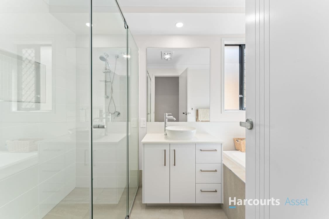 14 Paroo Road, SOUTH MACLEAN, QLD 4280, South Maclean - Thumbnail 4