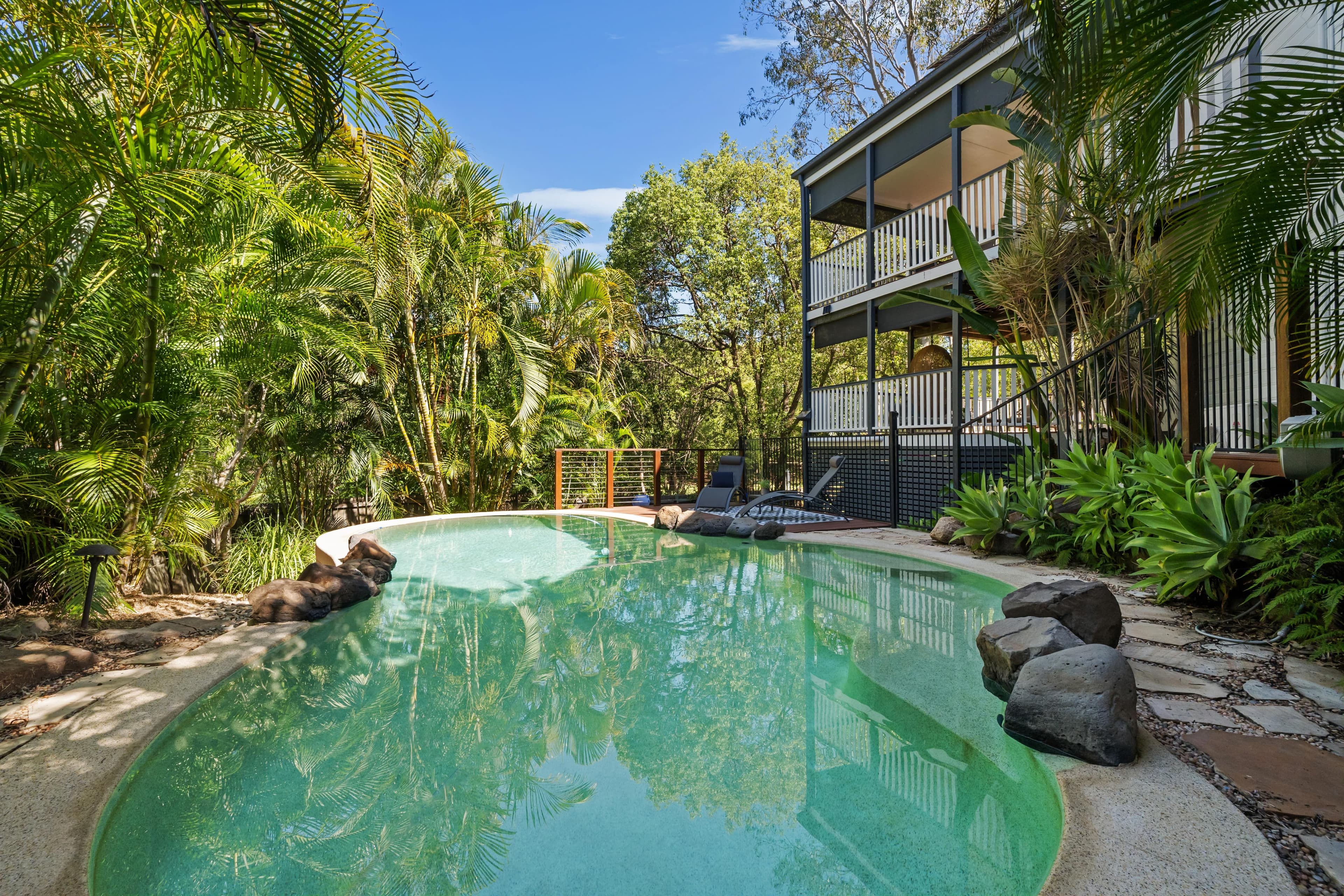 5 Loftus Place, Arana Hills - Image 1