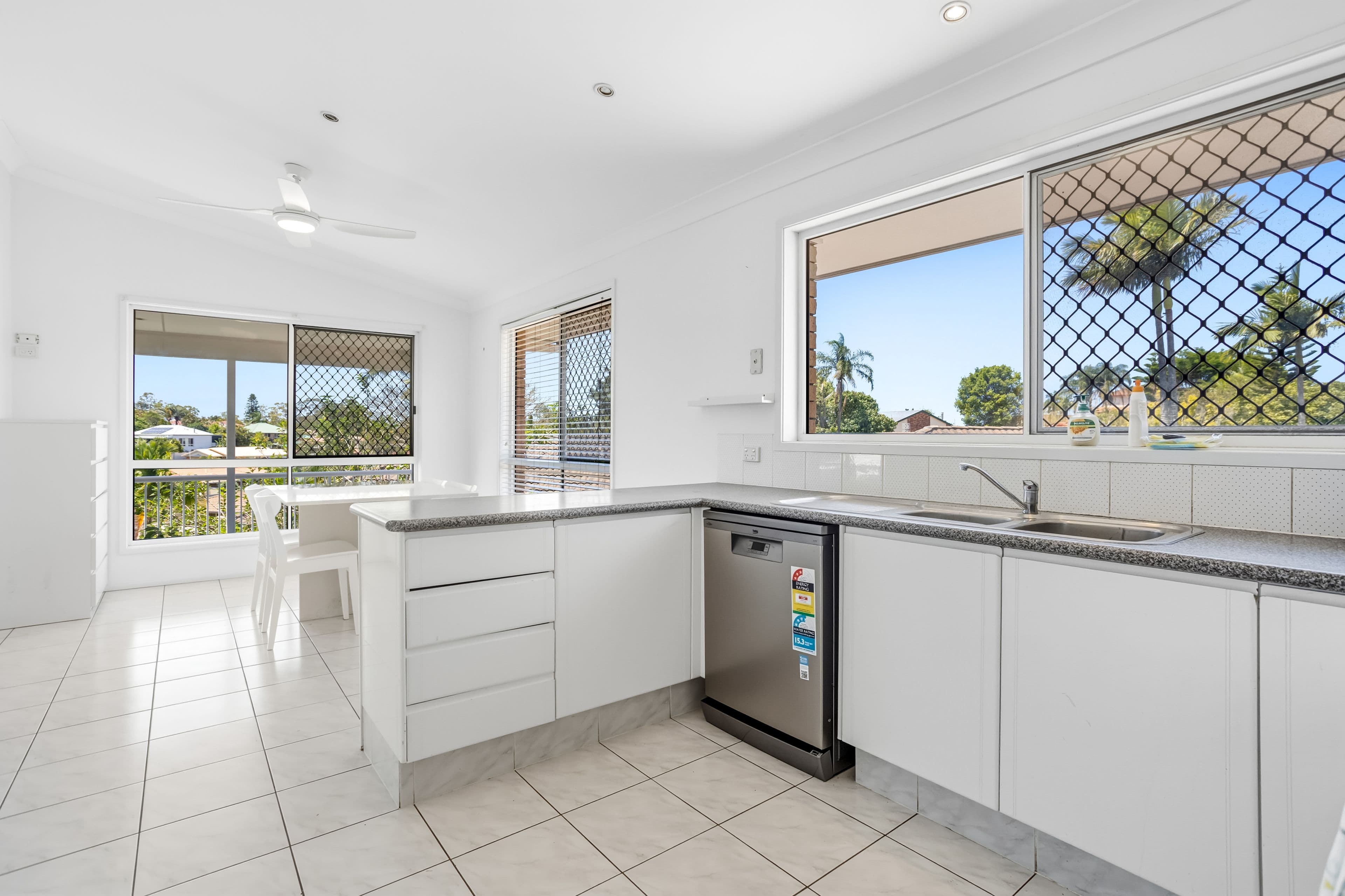 7 Langer Place , Arundel QLD 4214, Arundel - Thumbnail 5