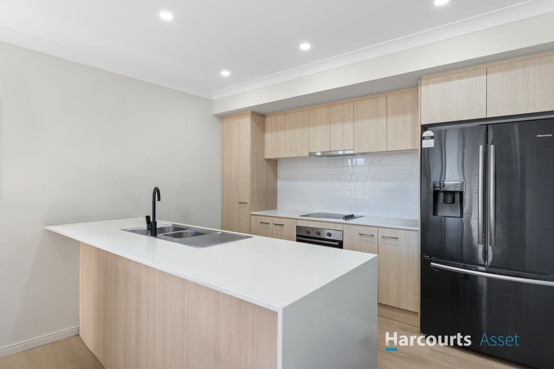 18 Barratt Drive, GREENBANK, QLD 4124, Greenbank - Thumbnail 3