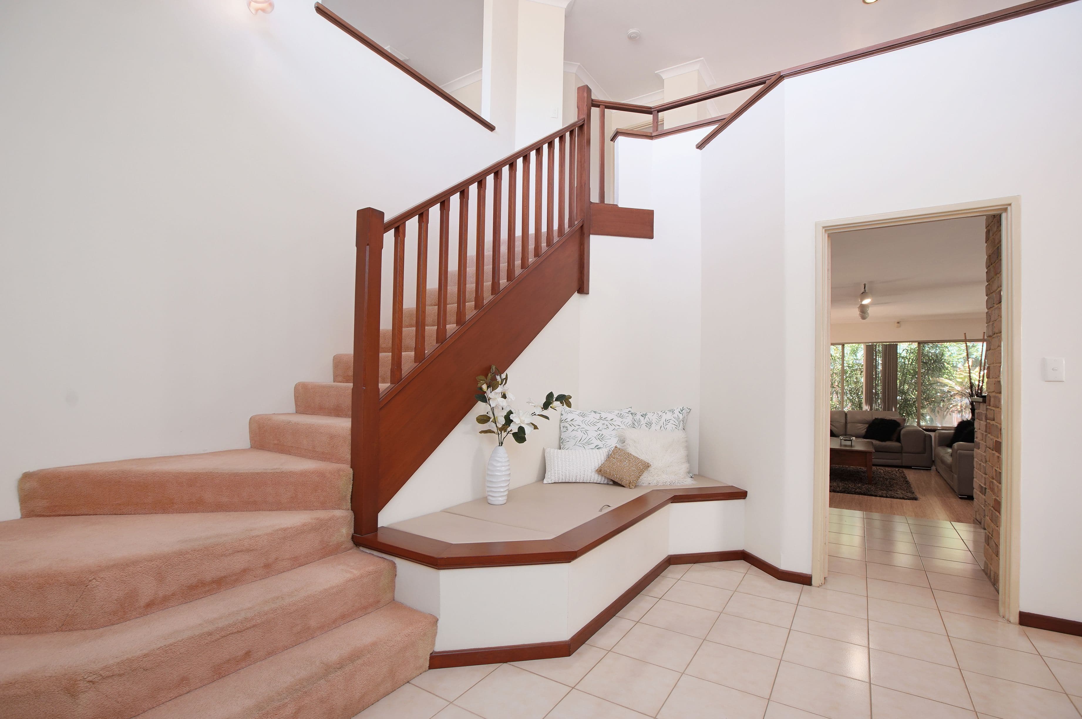9 Jackson Avenue, Winthrop - Thumbnail 2