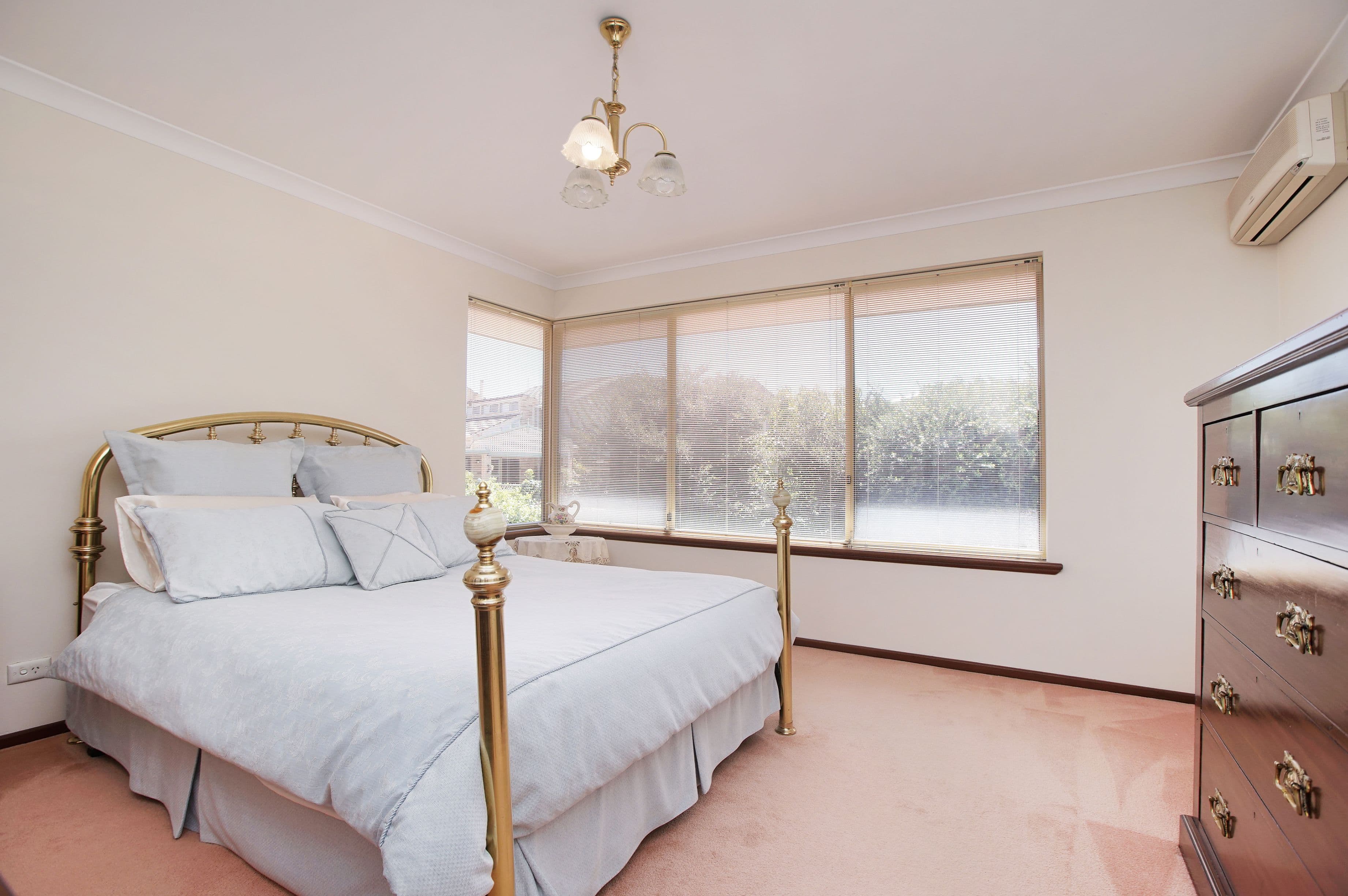 9 Jackson Avenue, Winthrop - Thumbnail 5