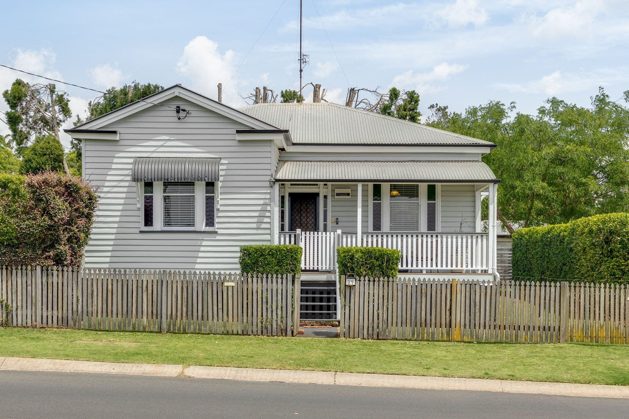 21 Burton Street , Harristown QLD 4350, Harristown - Image 1