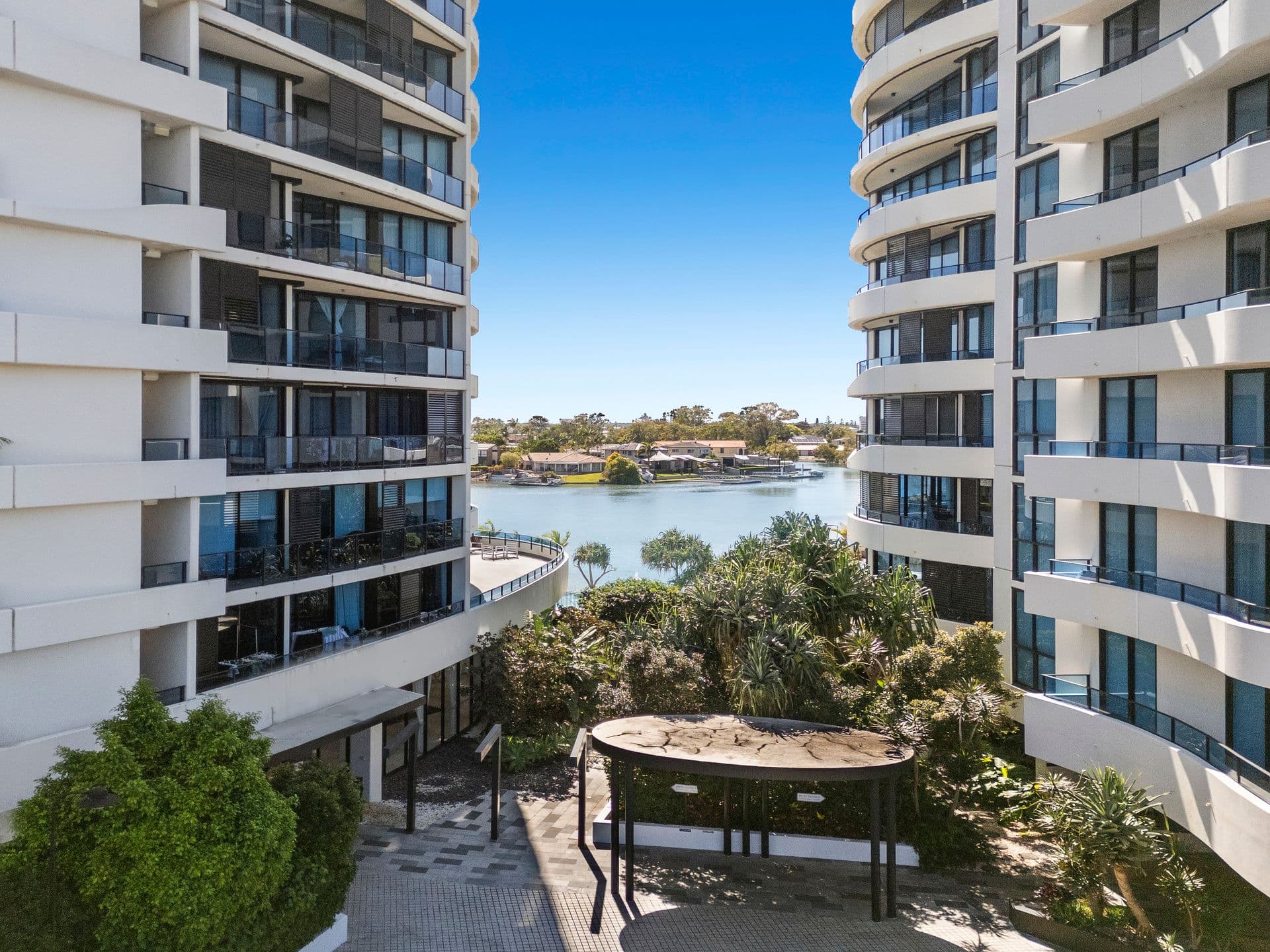 5 Harbour Side Court , Biggera Waters QLD 4216, Biggera Waters - Thumbnail 2
