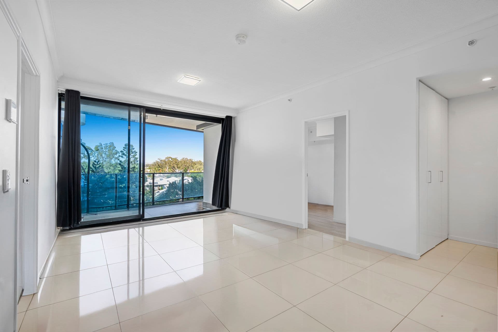 5 Harbour Side Court , Biggera Waters QLD 4216, Biggera Waters - Thumbnail 3