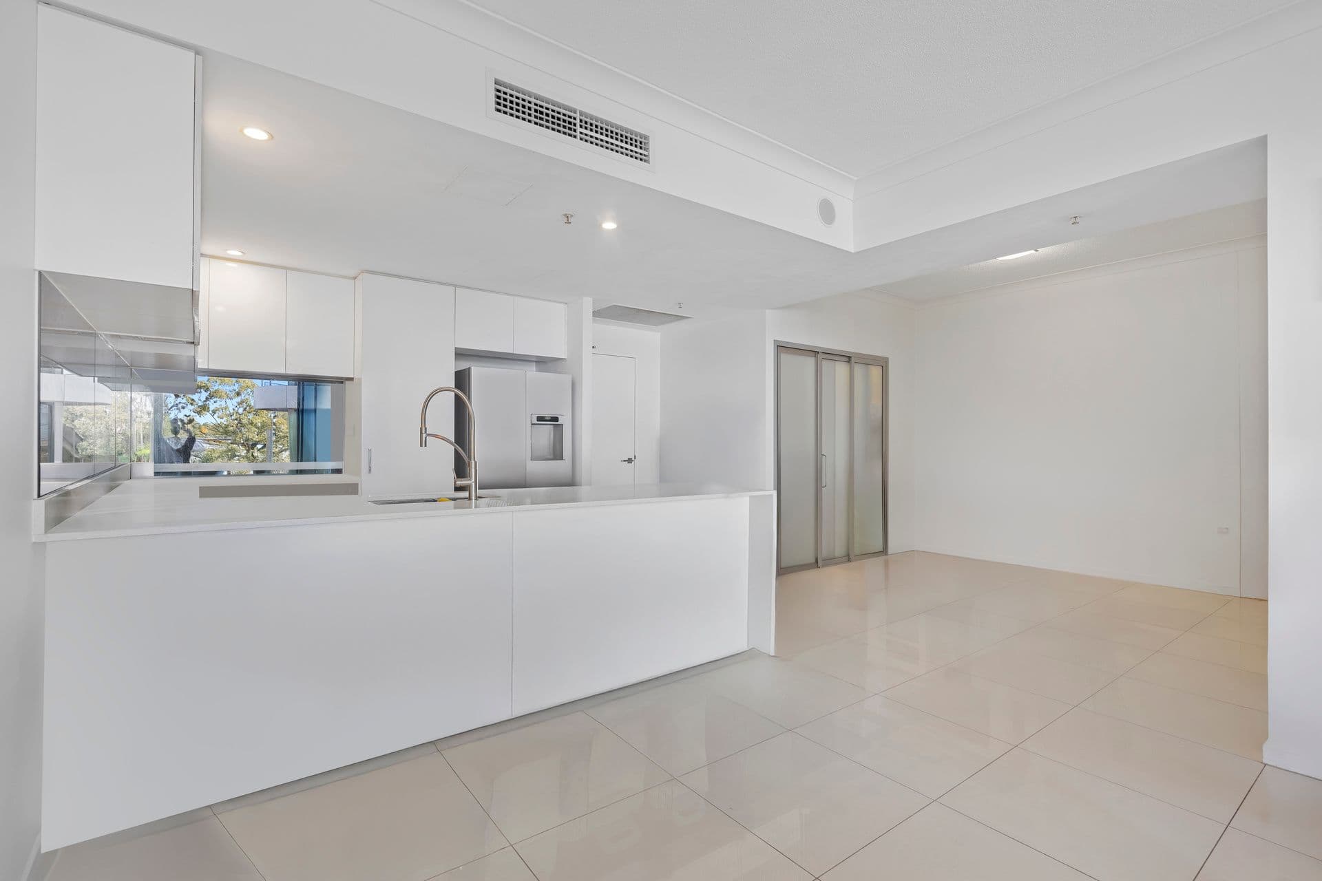5 Harbour Side Court , Biggera Waters QLD 4216, Biggera Waters - Thumbnail 4