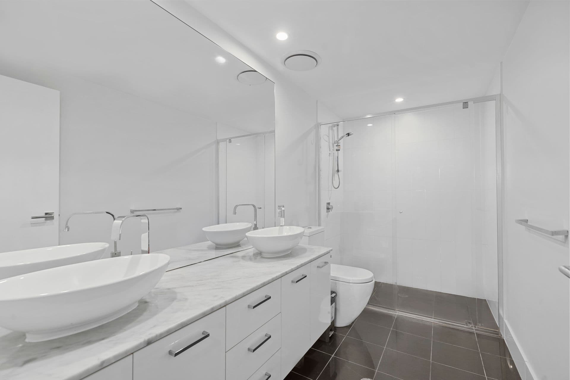 5 Harbour Side Court , Biggera Waters QLD 4216, Biggera Waters - Thumbnail 5