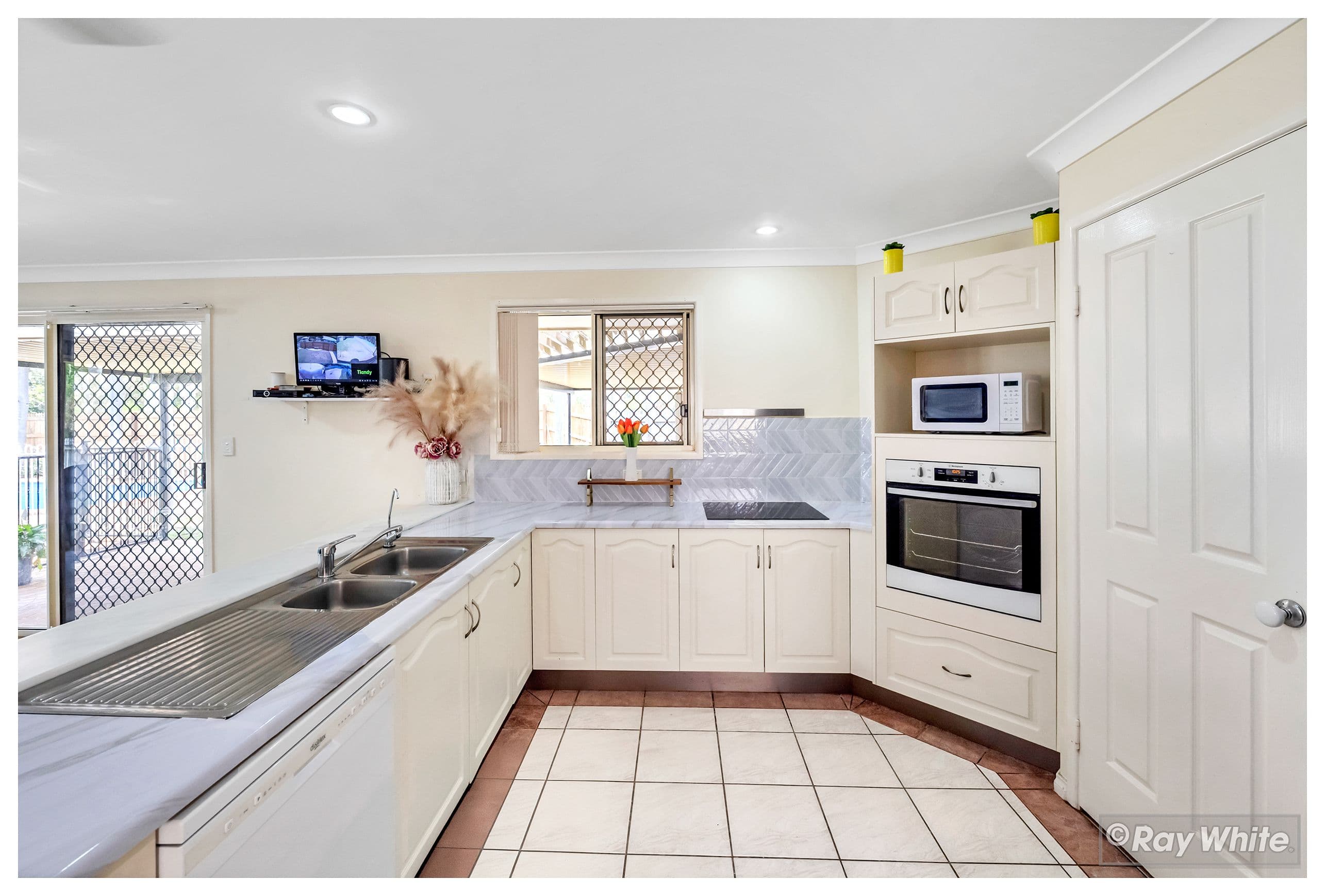 37 Kavanagh Crescent , Koongal QLD 4701, Koongal - Thumbnail 4
