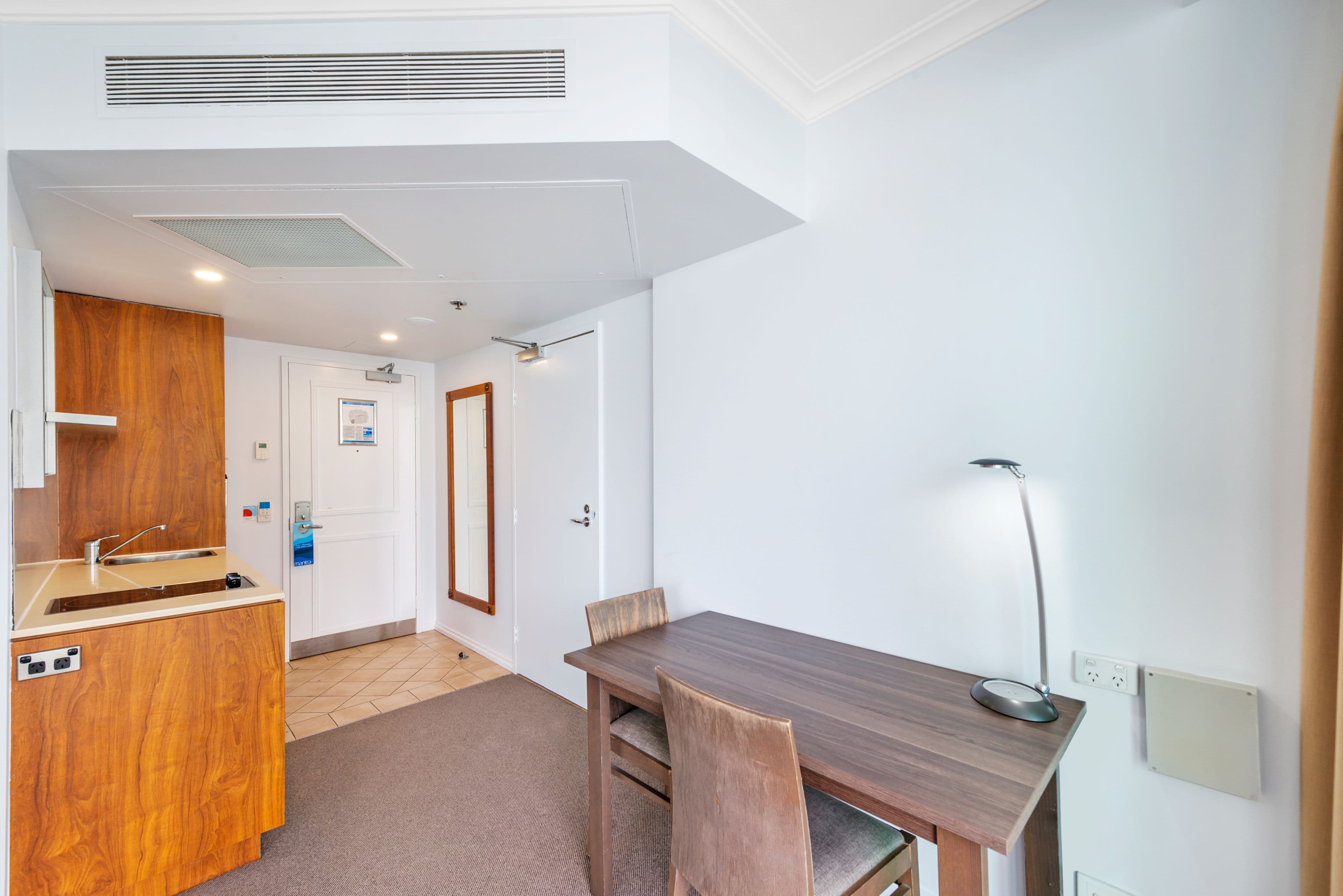 25 Laycock Street, Surfers Paradise - Thumbnail 8