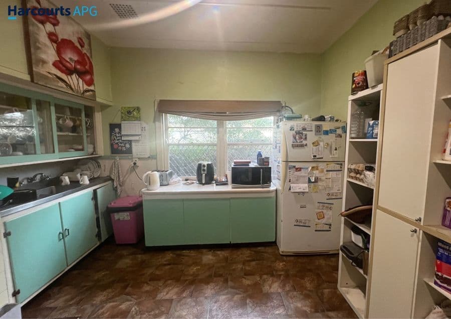 8 Strickland Street, BUNBURY, WA 6230, Bunbury - Thumbnail 4