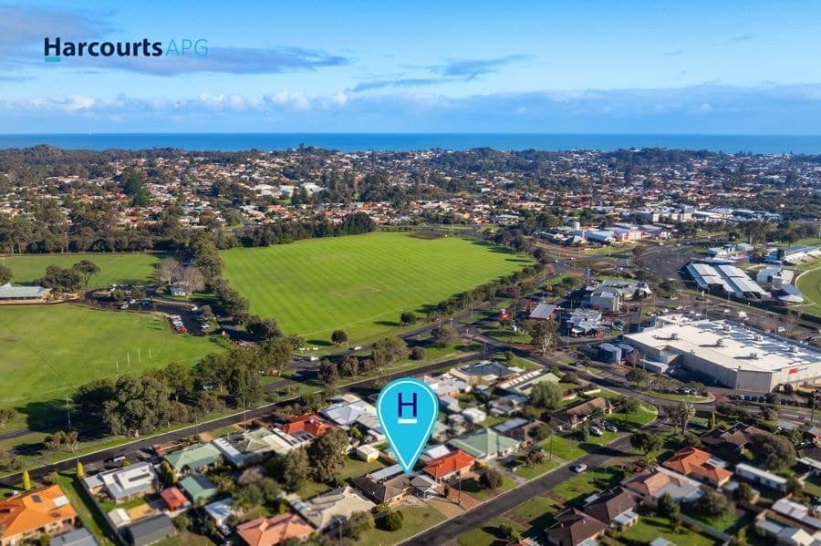 10 Ganfield Street, CAREY PARK, WA 6230, Carey Park - Thumbnail 4