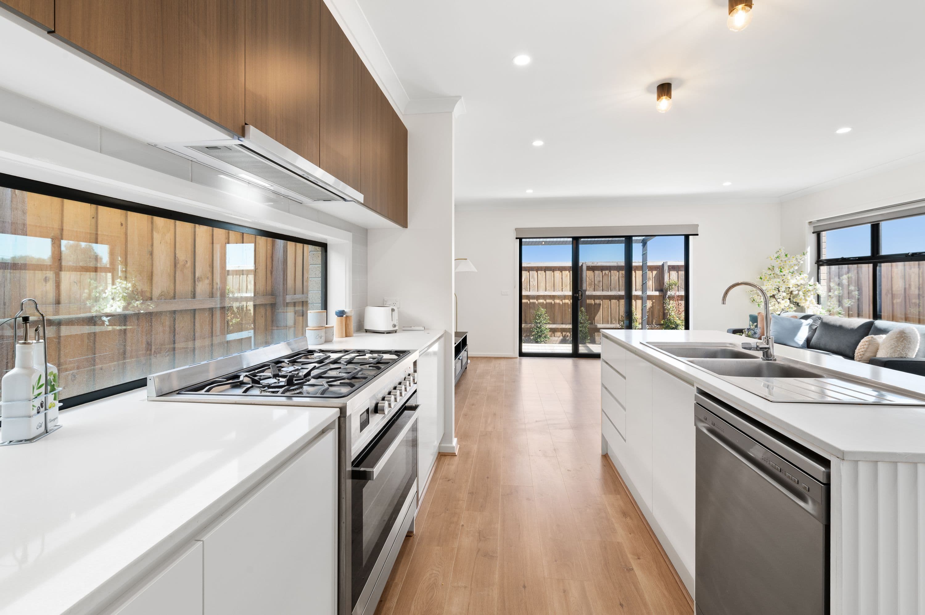 25 Violet Vista , South Morang VIC 3752, South Morang - Thumbnail 2