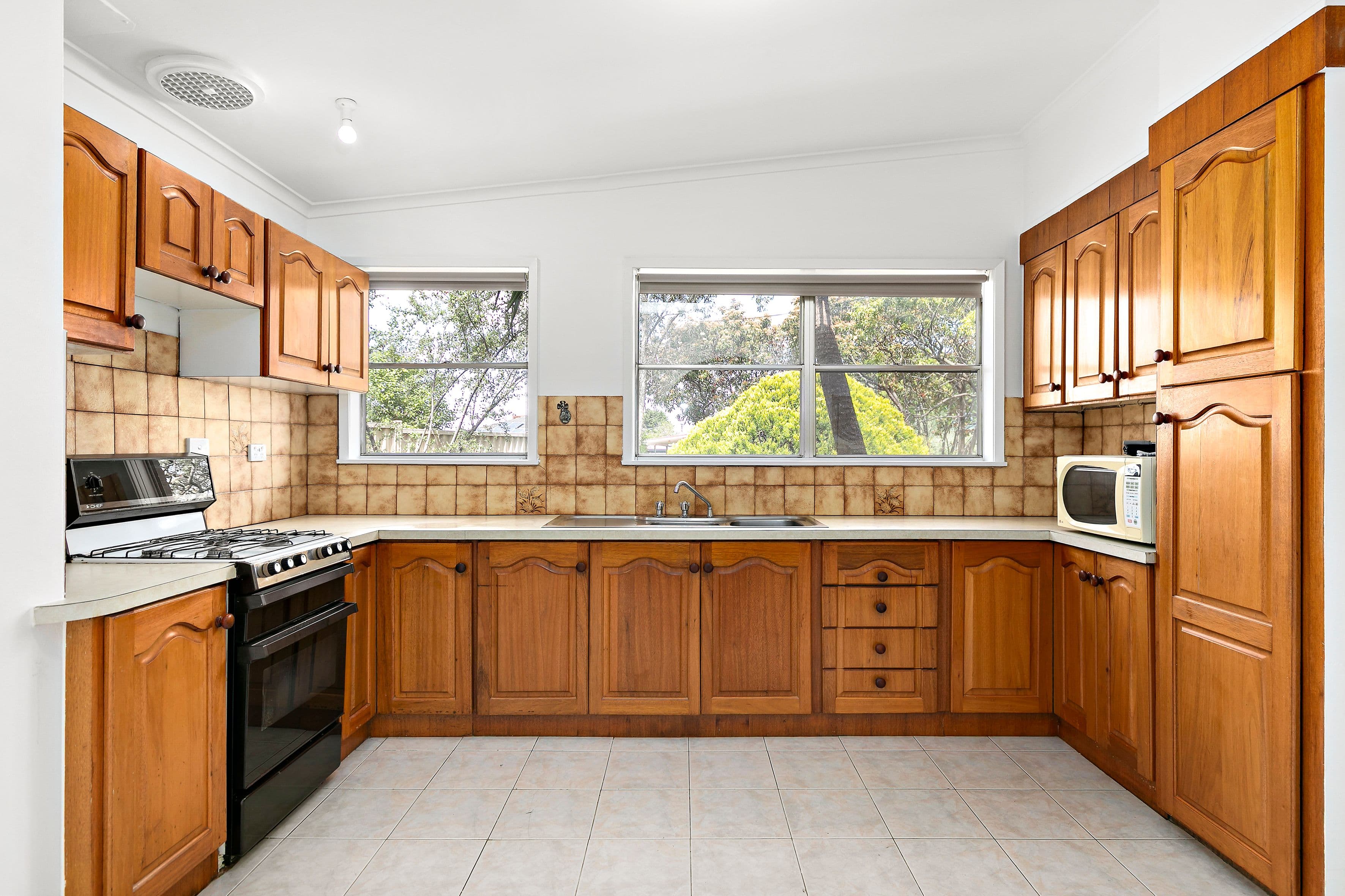 16 Almurta Avenue, Coolaroo - Thumbnail 2