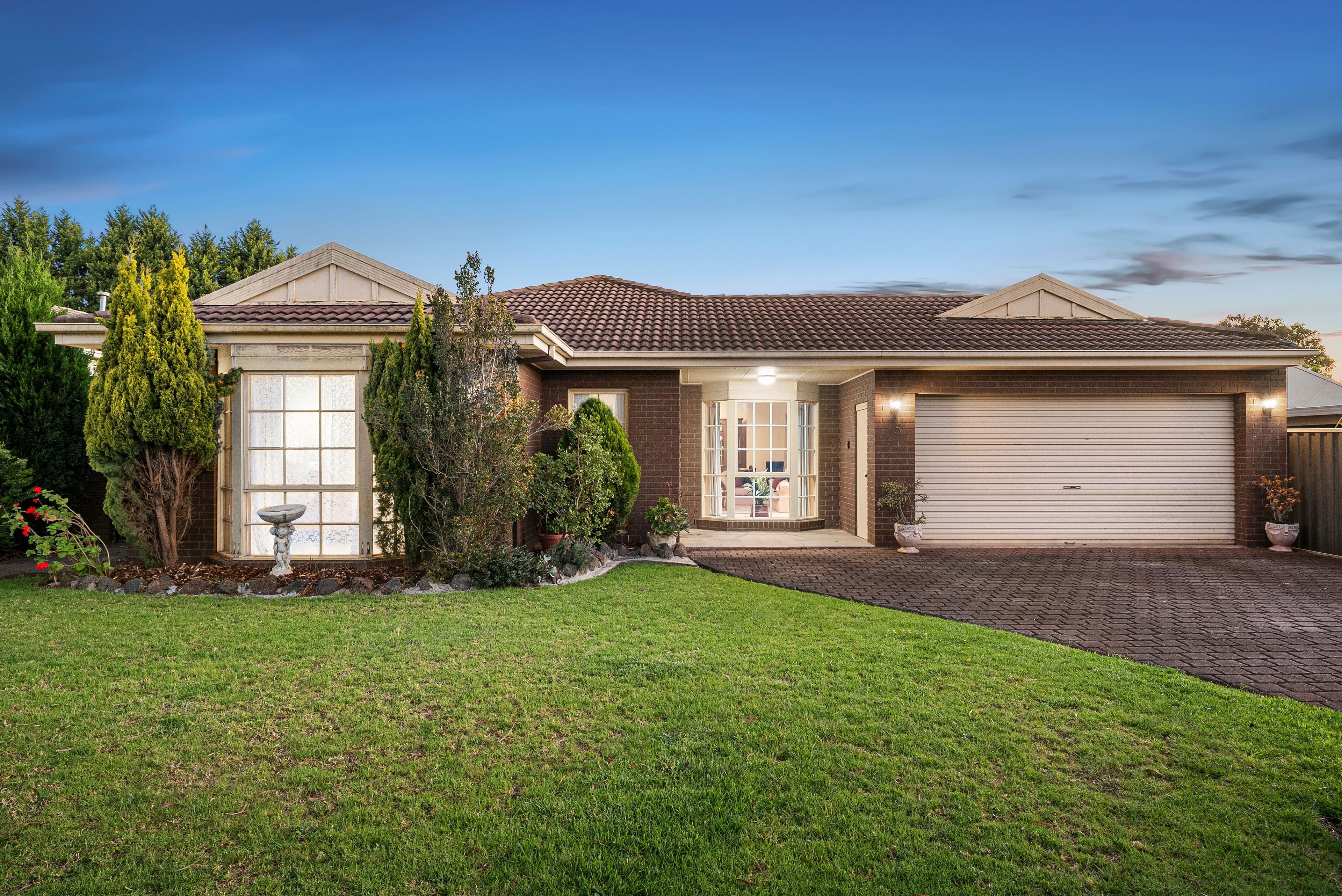 5 Waradgery Drive , Rowville VIC 3178, Rowville - Thumbnail 2