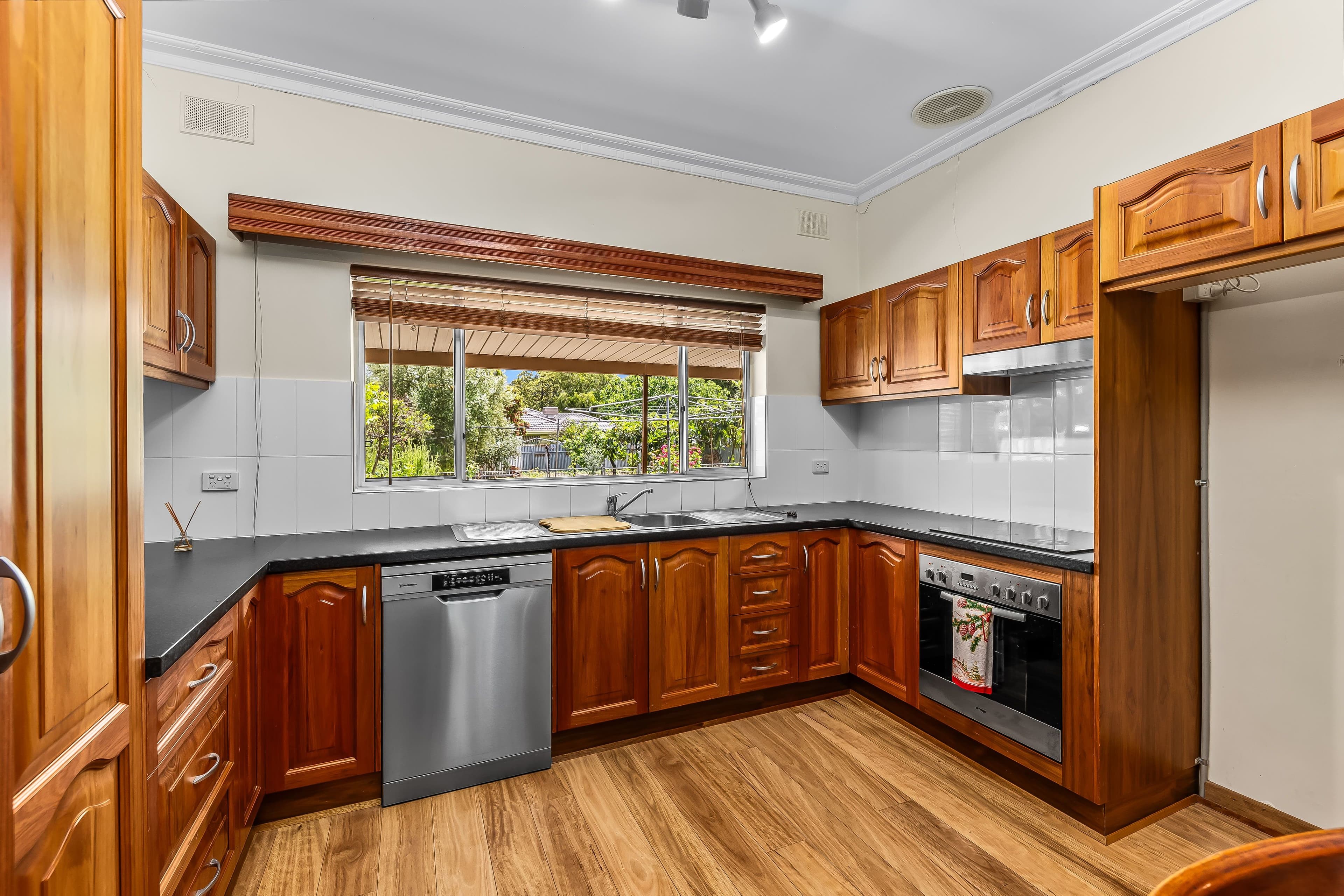 15 Grove Street , Modbury SA 5092, Modbury - Thumbnail 6