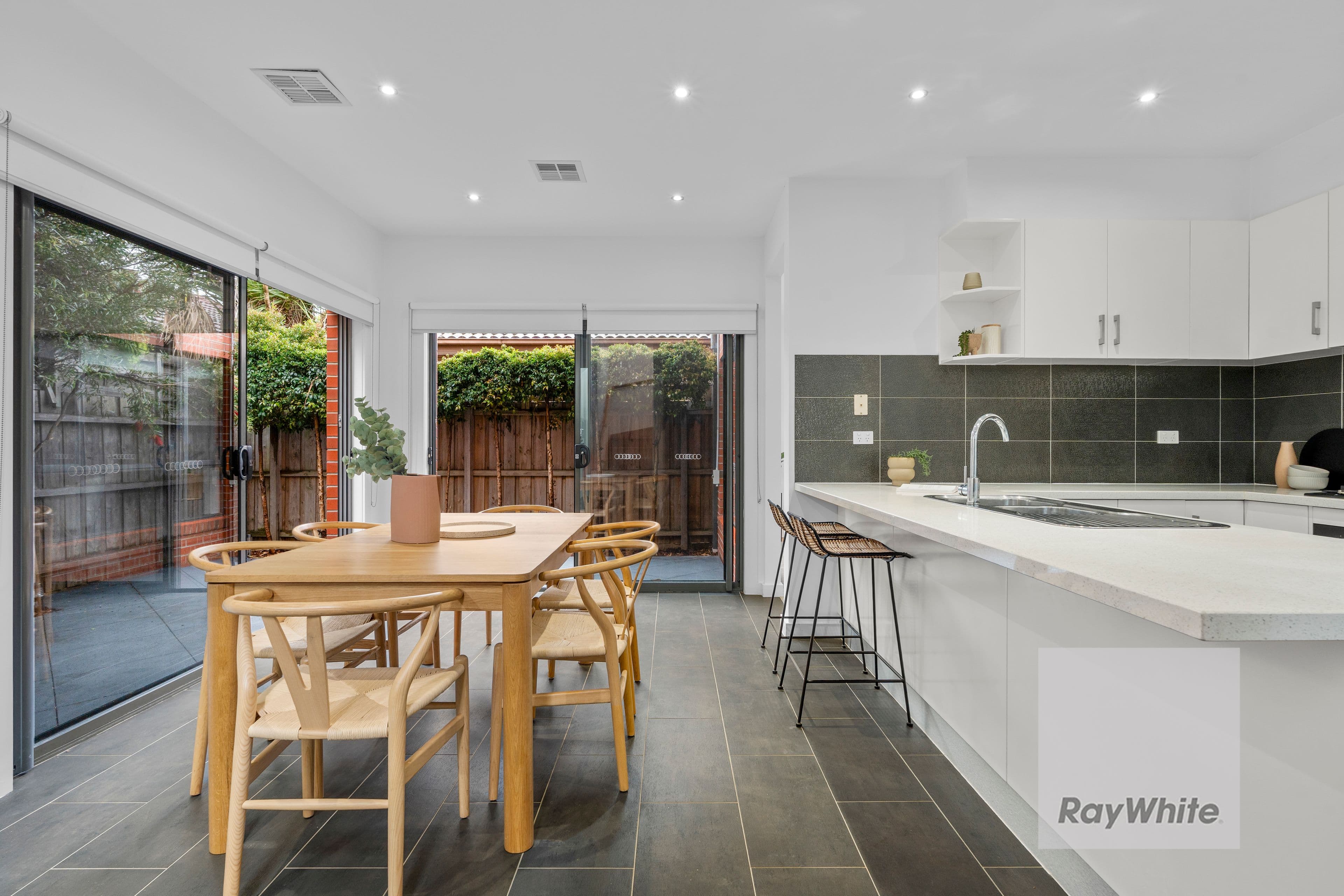 6 Moore Court , Bundoora VIC 3083, Bundoora - Thumbnail 3
