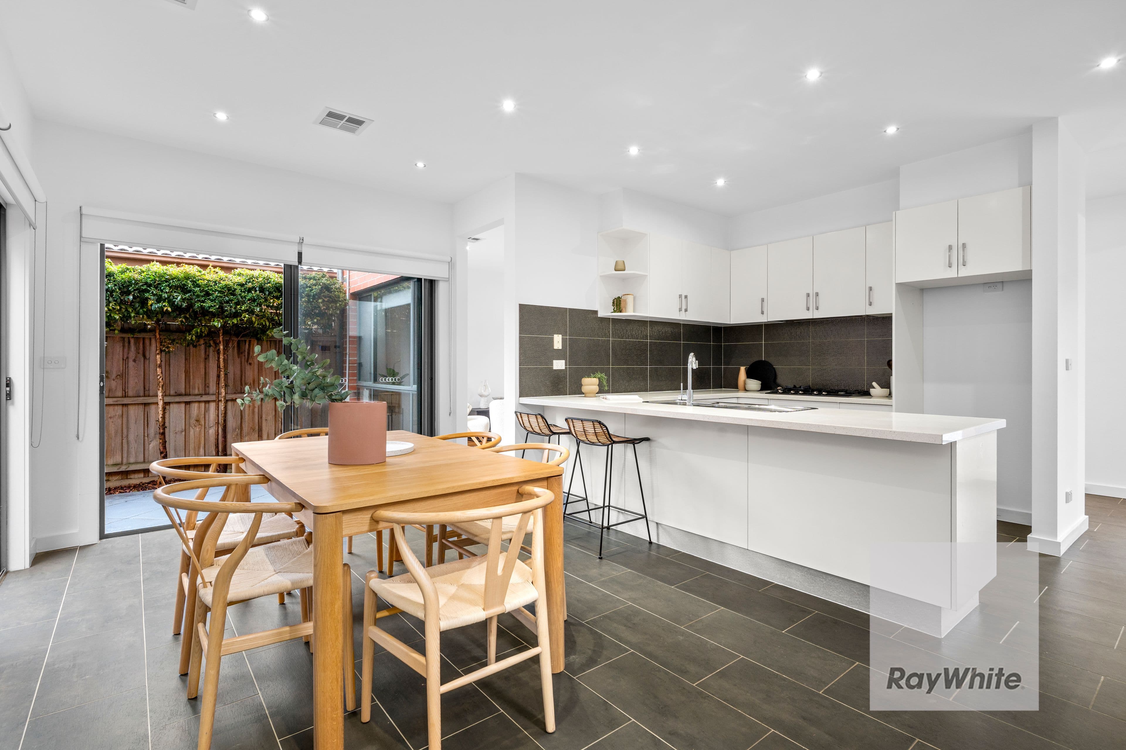 6 Moore Court , Bundoora VIC 3083, Bundoora - Thumbnail 6