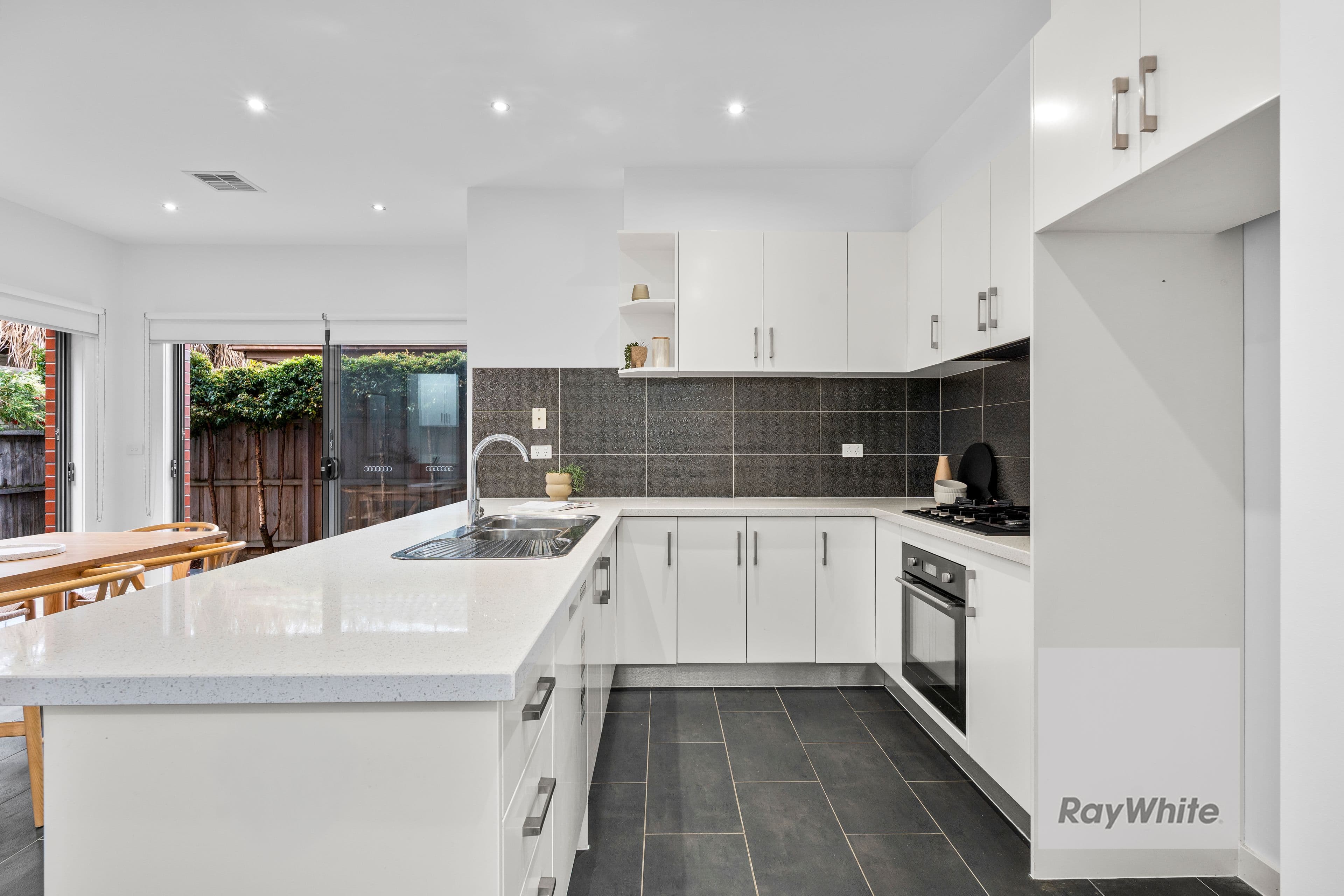 6 Moore Court , Bundoora VIC 3083, Bundoora - Thumbnail 7