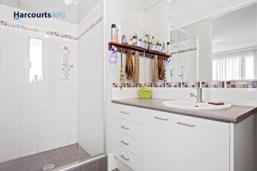 16 Hazelgrove Crescent, MILLBRIDGE, WA 6232, Millbridge - Thumbnail 5
