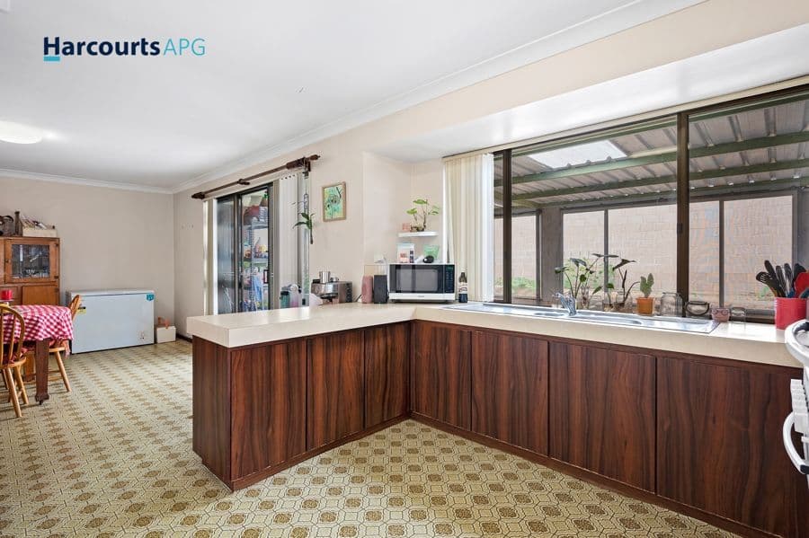 11 Bickerton Place, EAST BUNBURY, WA 6230, East Bunbury - Thumbnail 5
