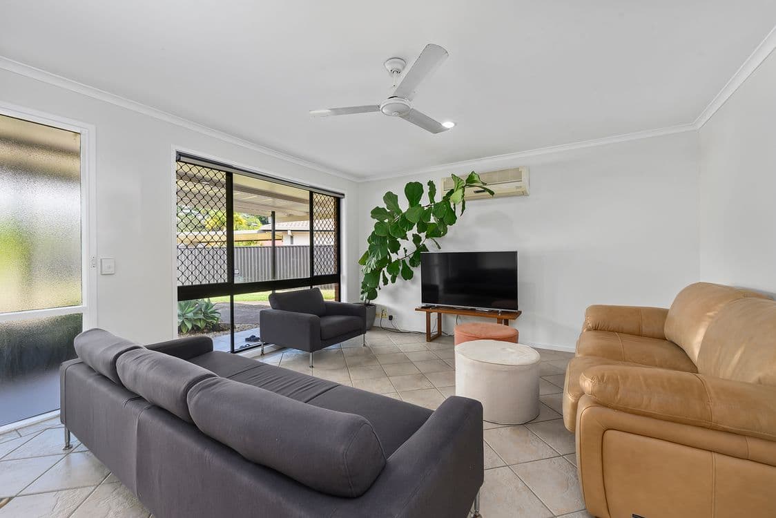 3 Colac Court, ELANORA, QLD 4221, Elanora - Thumbnail 3