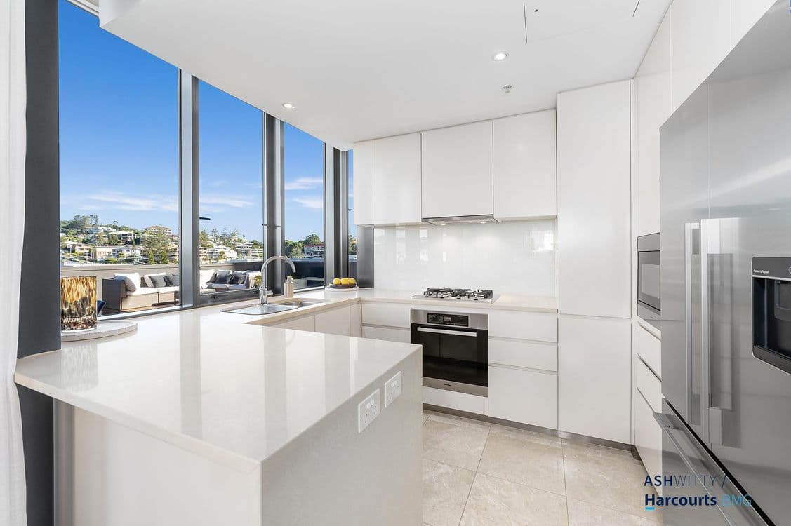 302/60 Marine Parade, COOLANGATTA, QLD 4225, Coolangatta - Thumbnail 3