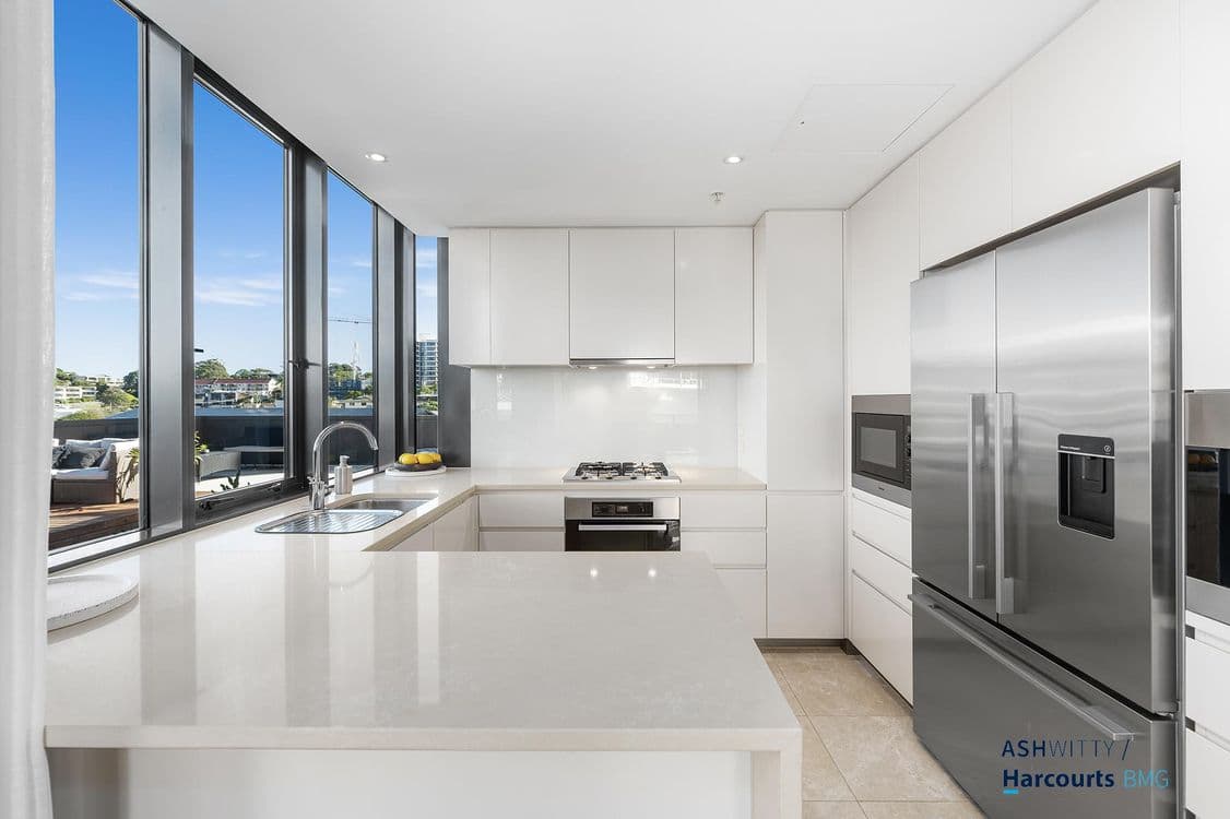 302/60 Marine Parade, COOLANGATTA, QLD 4225, Coolangatta - Thumbnail 4